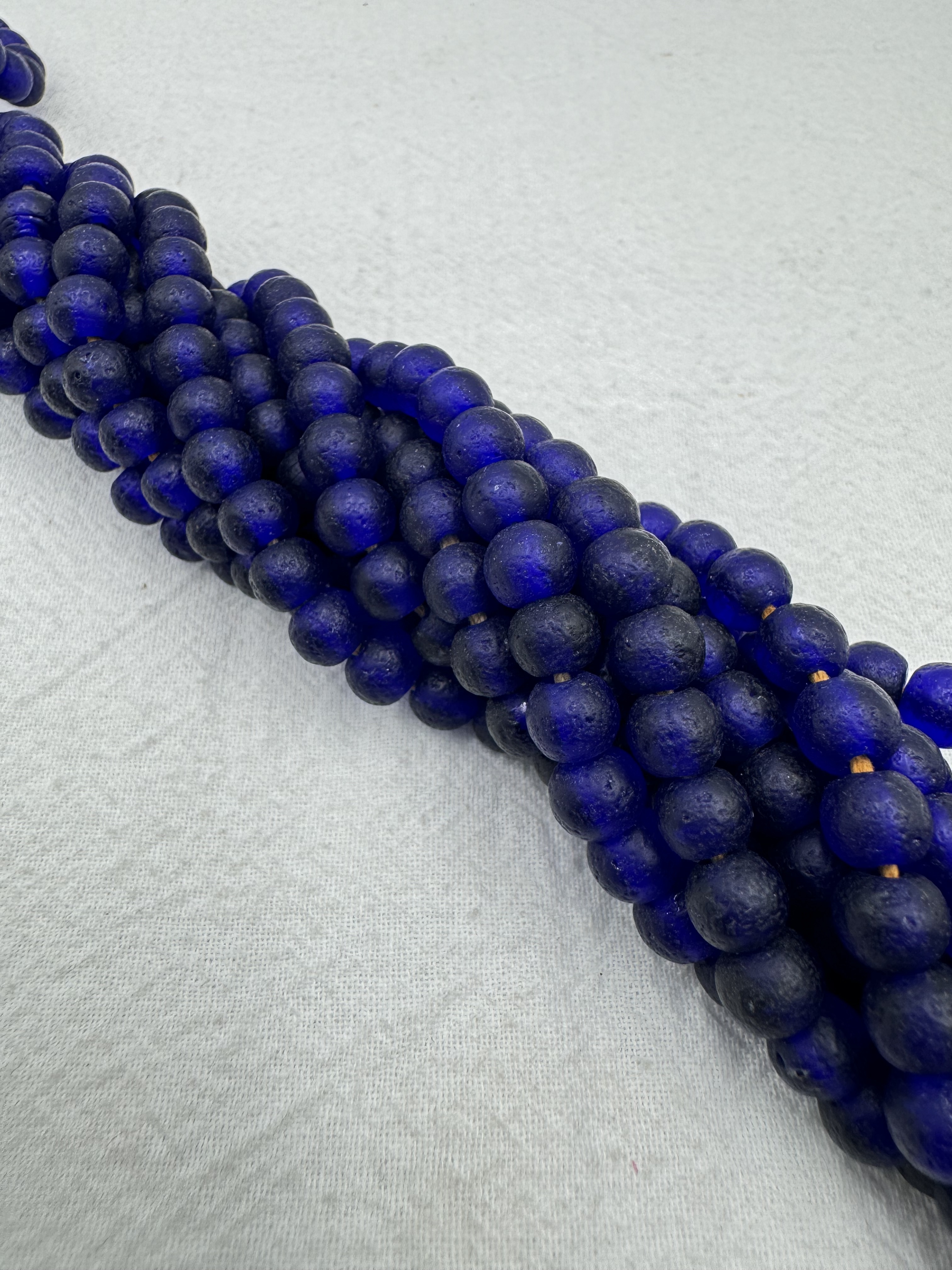 條-No.1尼泊爾古老藍圓珠6.8*5.5長78cm約137顆
