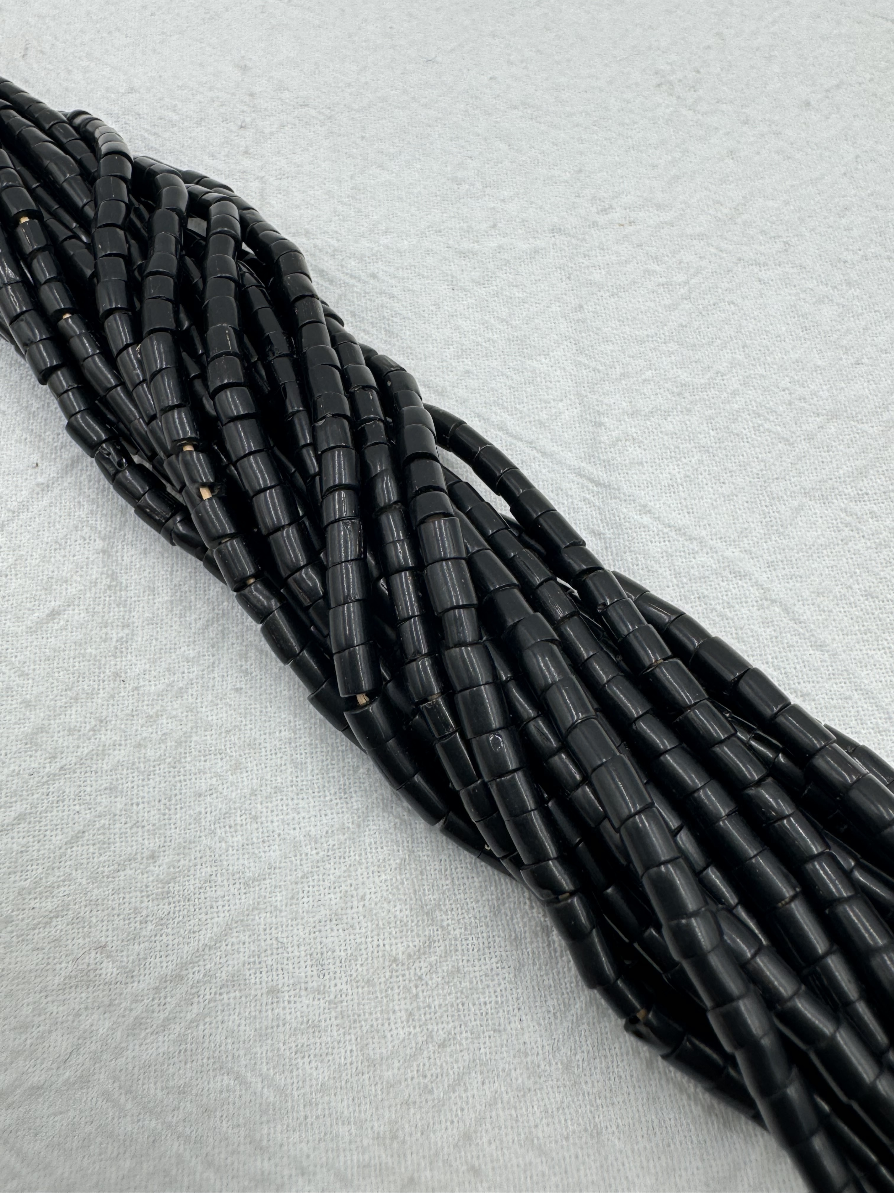 條-黑長管珠3.5*3.5mm總長56cm約165顆