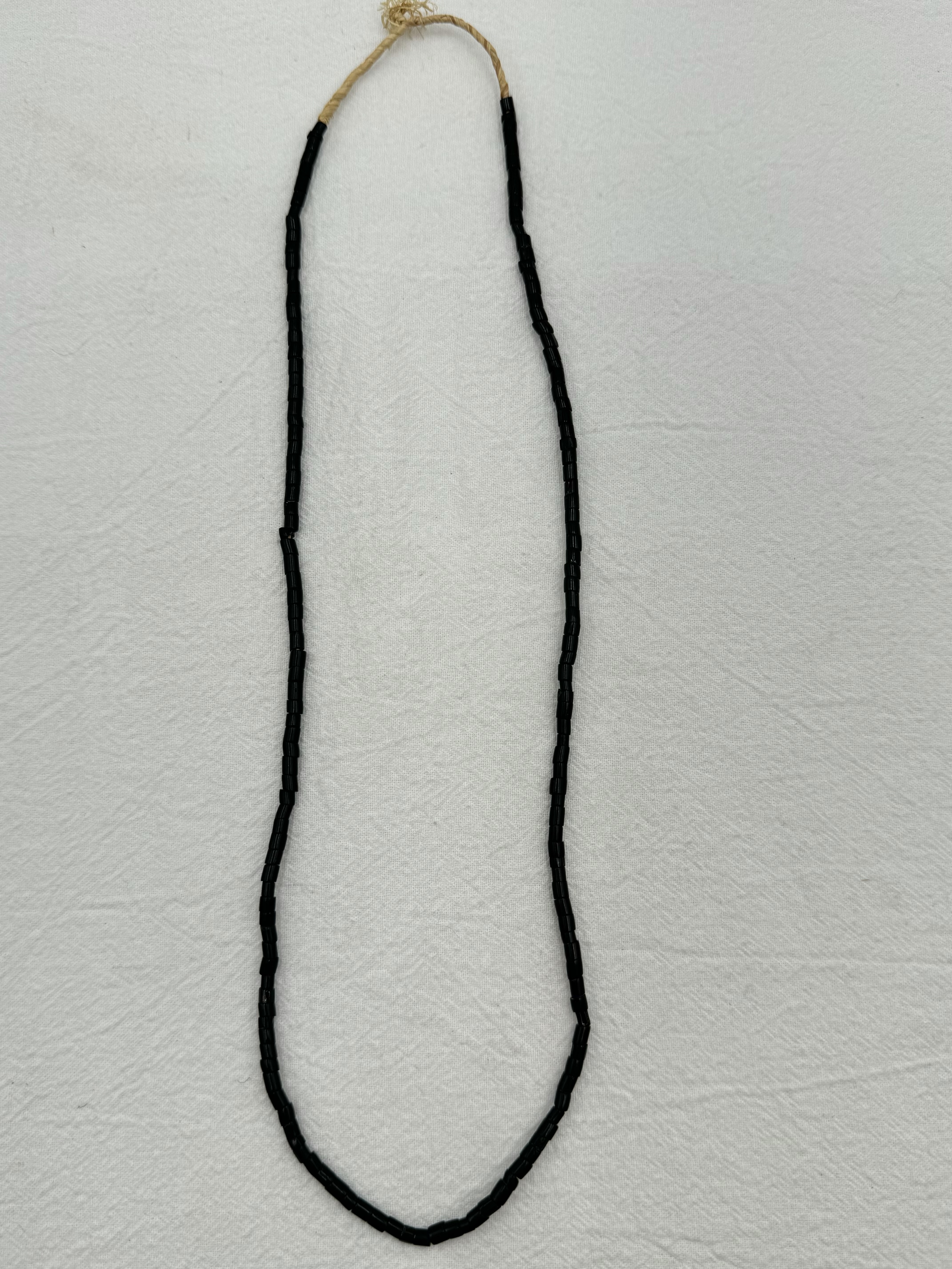 條-黑長管珠3.5*3.5mm總長56cm約165顆