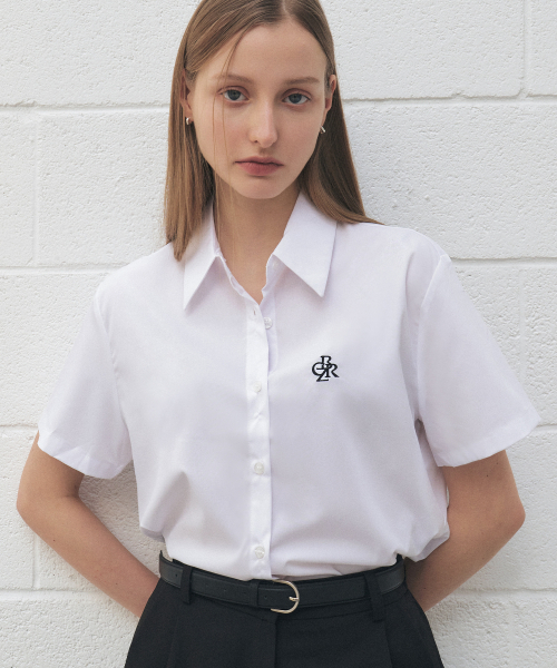 CITYBREEZE WRINKLE-FREE SHORT SLEEVE CROPPED SHIRT