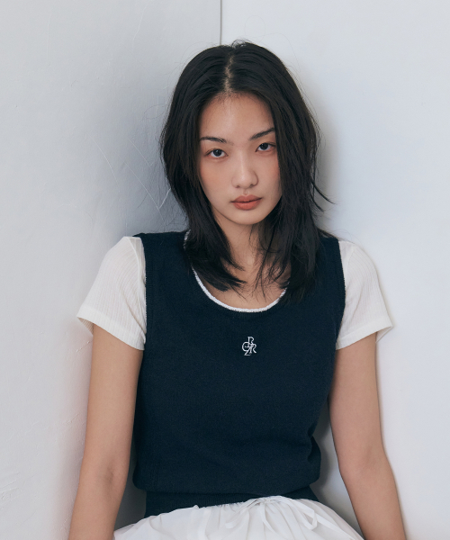 CITYBREEZE BOUCLE SYMBOL LOGO SLEEVELESS KNIT