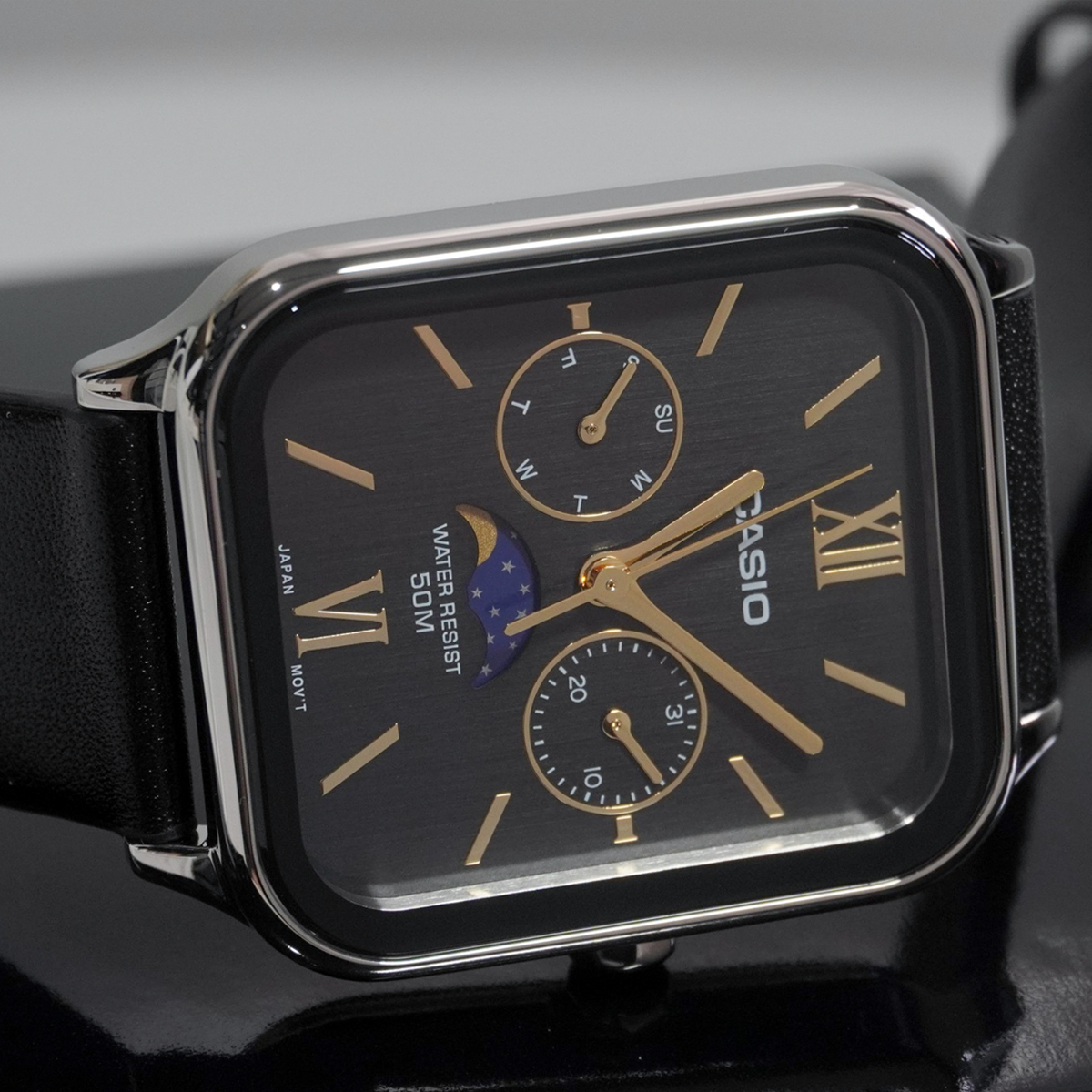 CASIO MTP-M305L-1A2 黑面 長方形 月相 石英 男裝皮帶錶