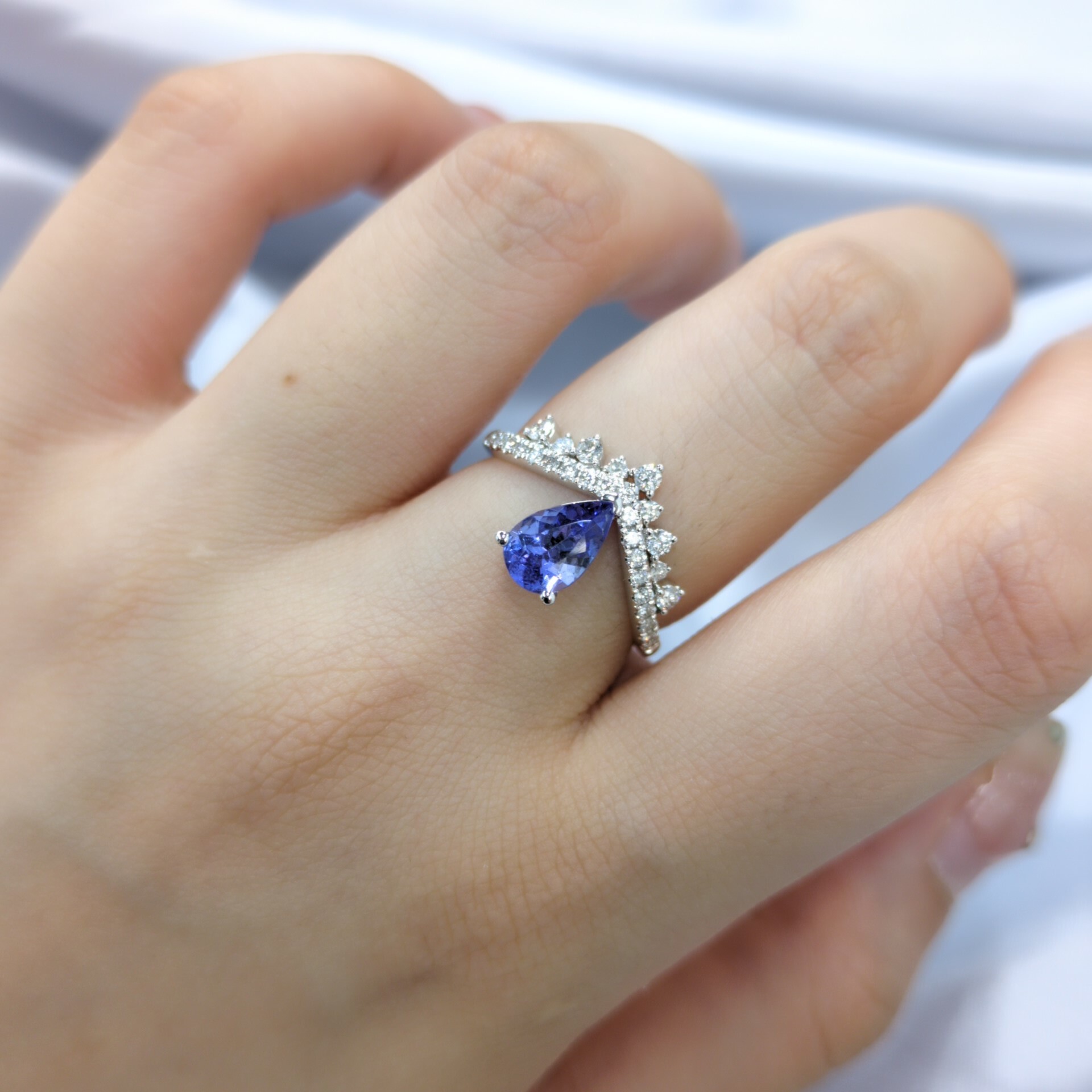 18K White Gold 0.89ct Tanzanite and Diamond Ring