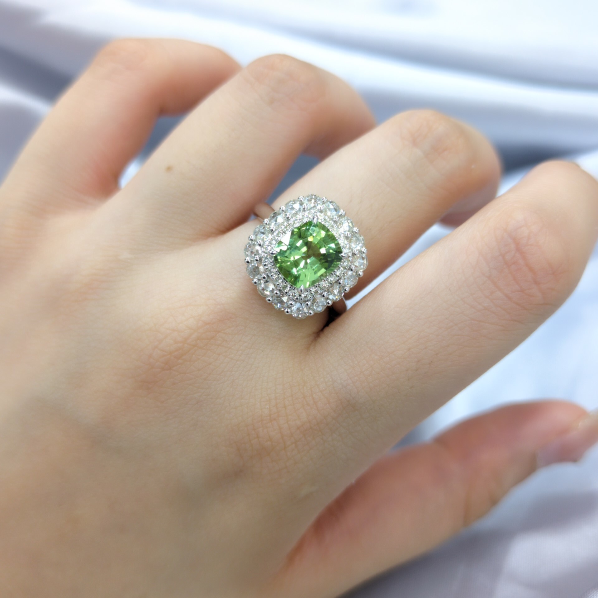 18K White Gold 2.10ct Peridot and Diamond Ring