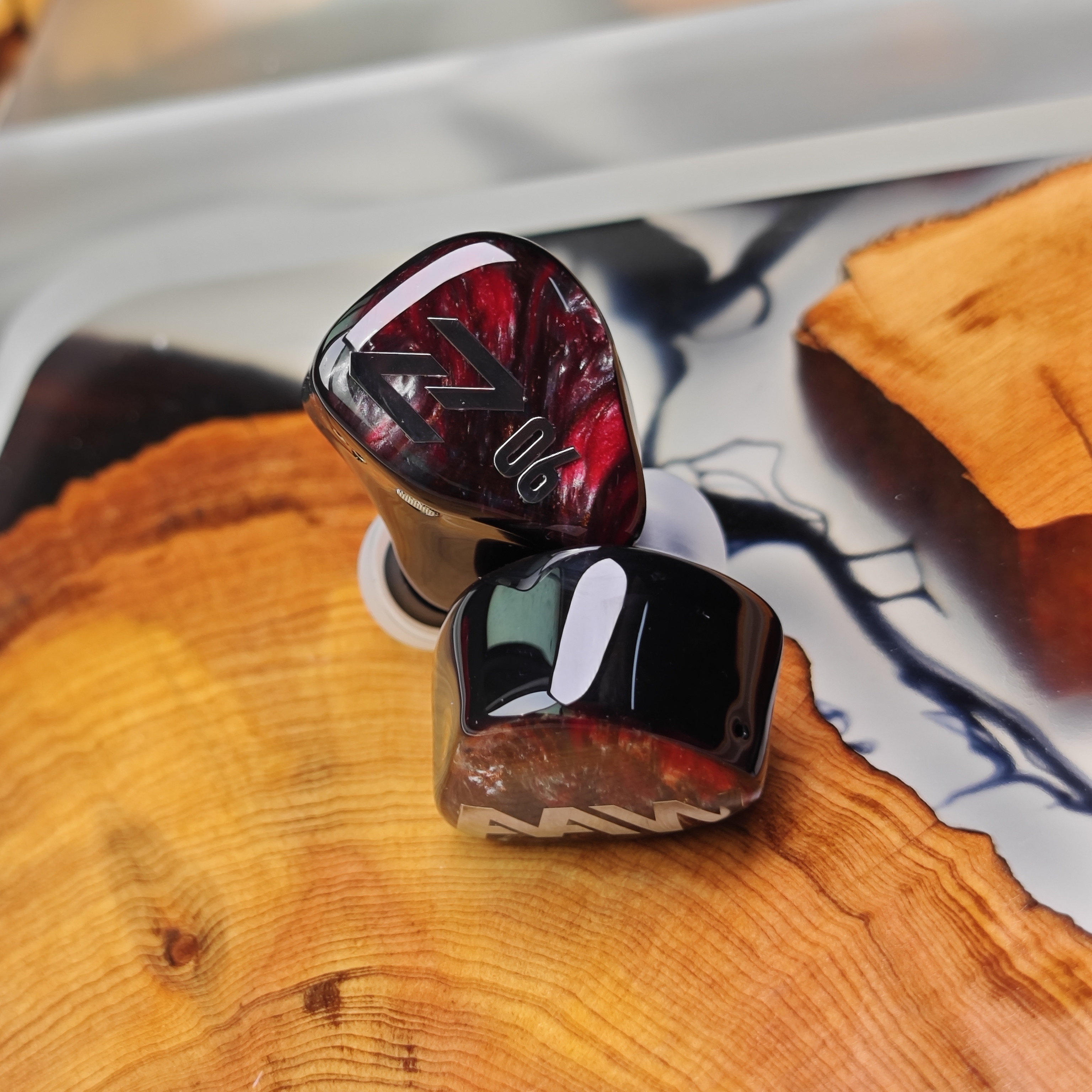 Z06 六單元入耳式耳機