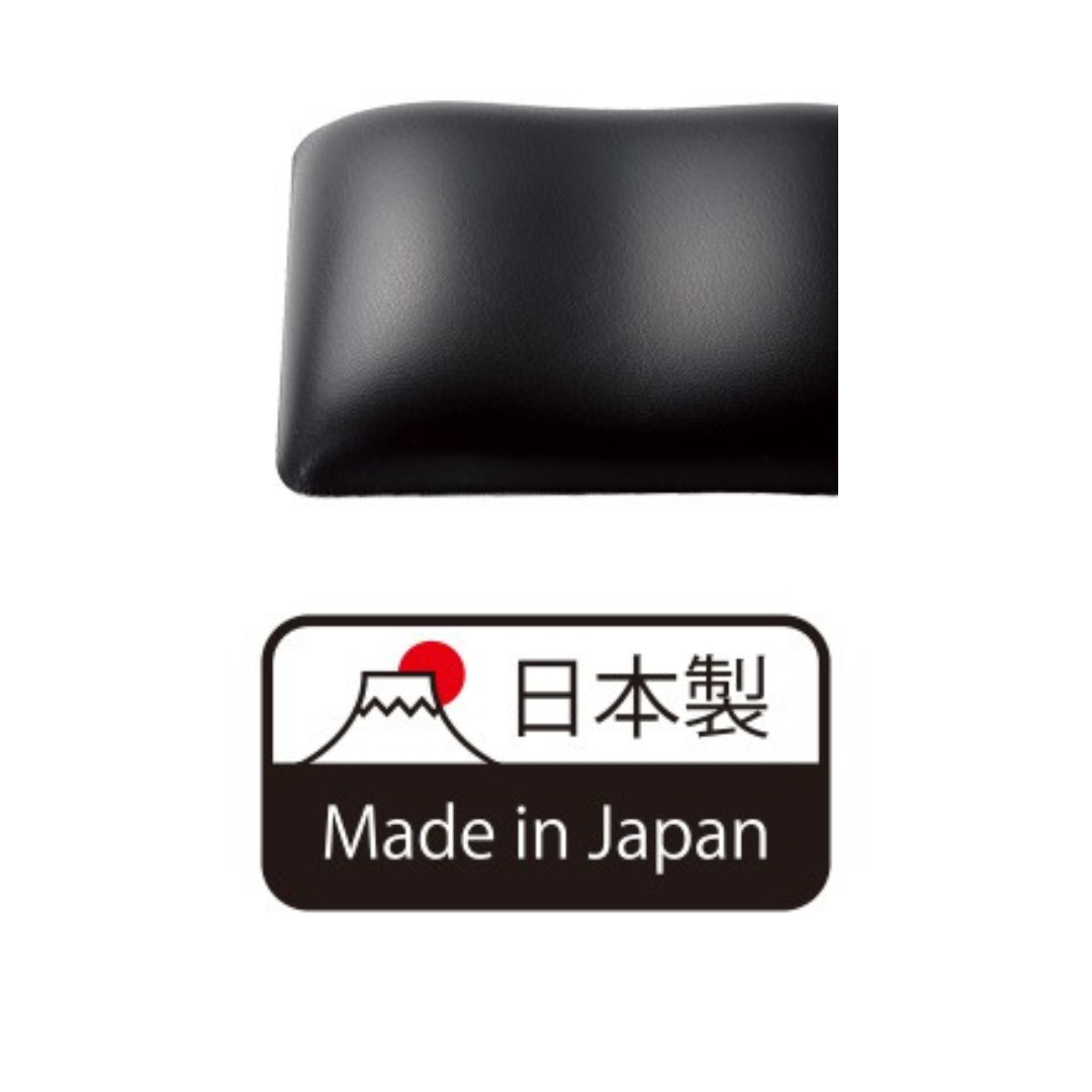 表面使用高質感合成皮革 舒壓墊表面採用在醫療現場,也經常被使用的高質感合成皮革,表面稍有髒污也能用乾布沾水或中性清潔劑擦拭。  值得推薦的好品質:100%日本製產品 從高度/形狀等細部設計,到採用的各種材質,100%日本製,給你絕對的好品質。