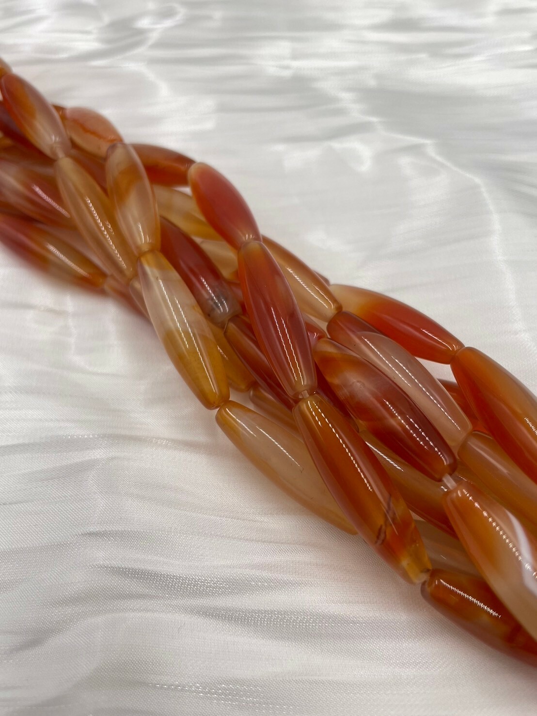 條-No.3亮面細長大紅瑪瑙珠6mm*24mm約16顆