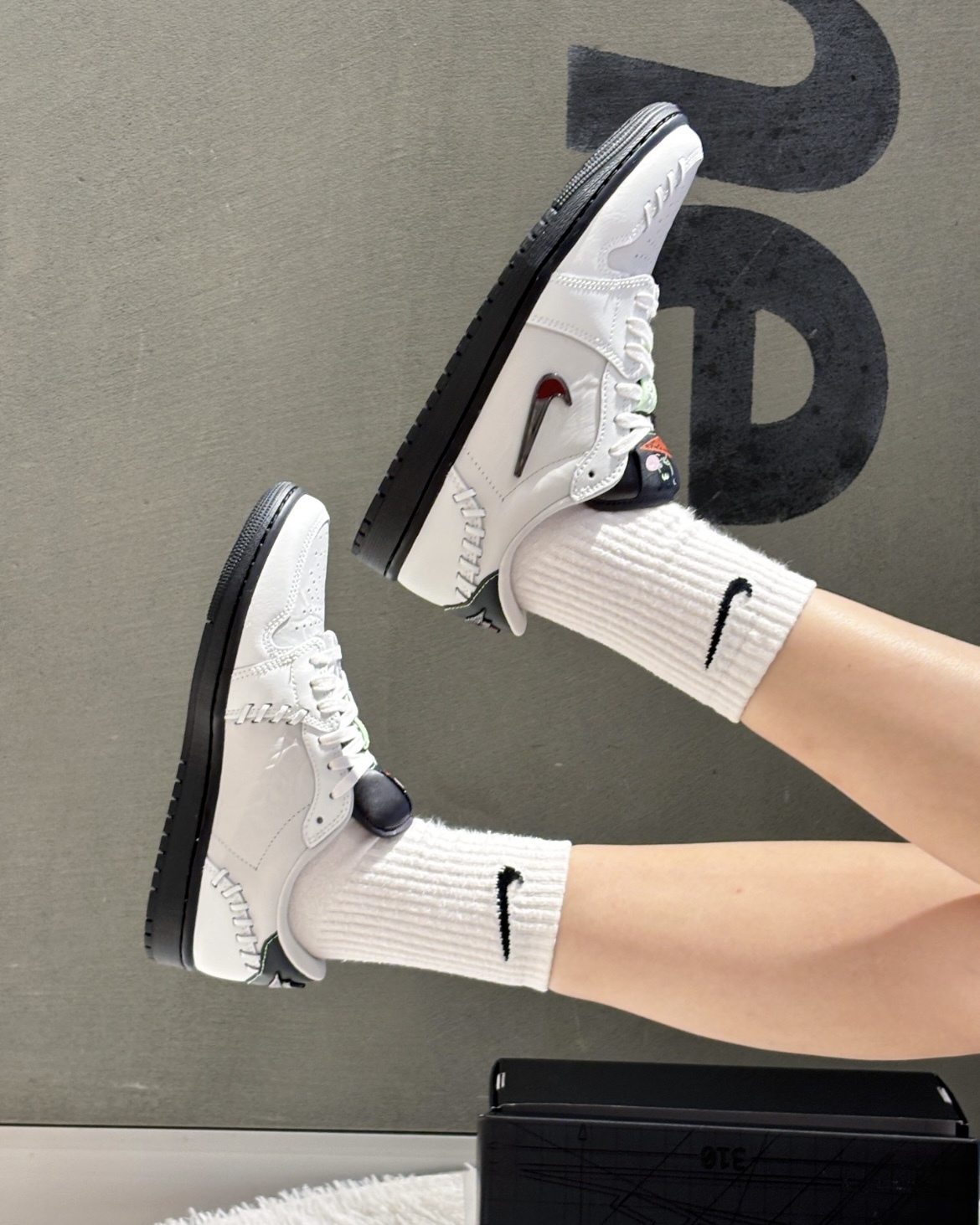 【現貨】Nike Air Jordan 1 Low OG "Black Cat" 編織 復古 籃球鞋 小銀勾 銀月灰