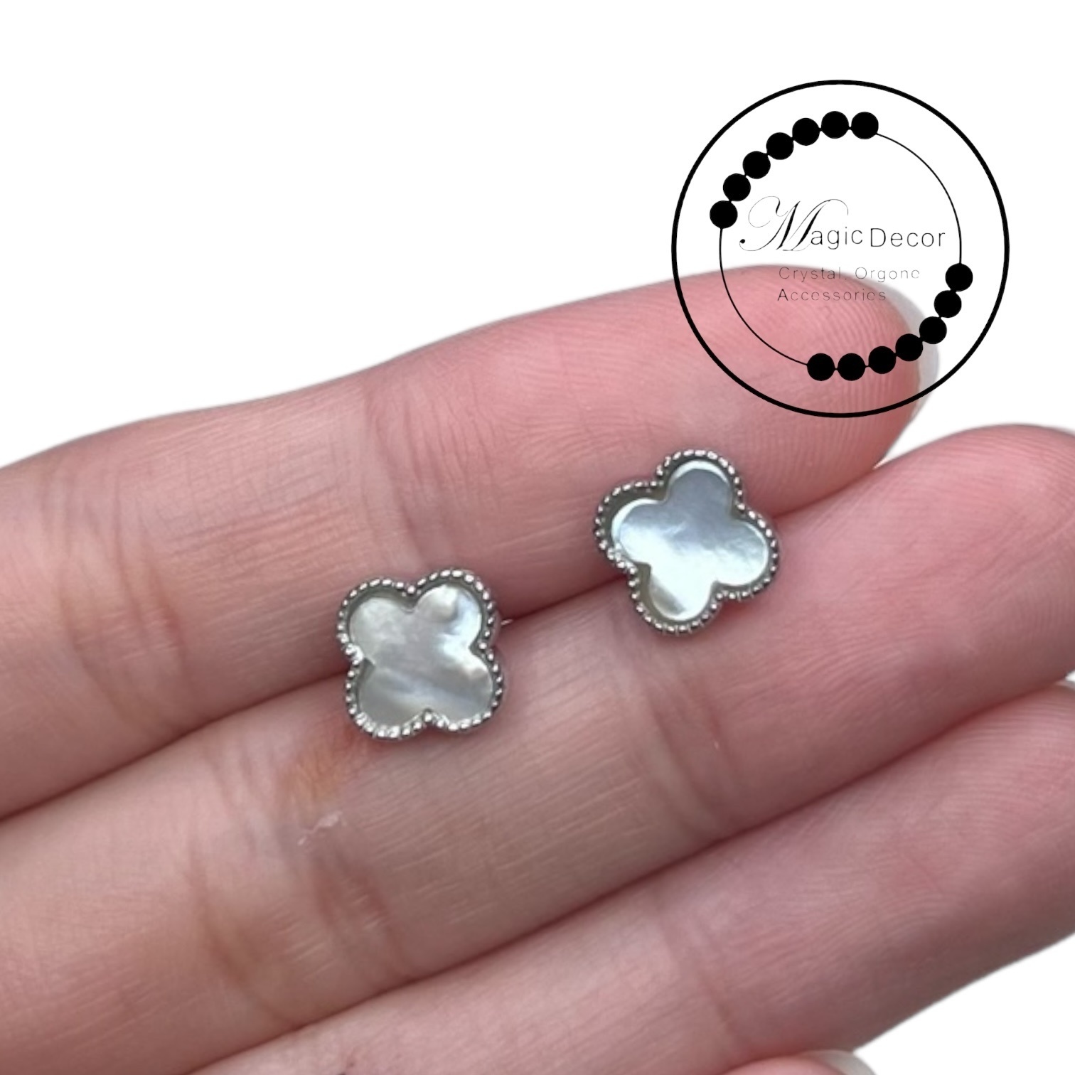 250925 - A41 白貝母四葉草銀色純銀針耳釘1對