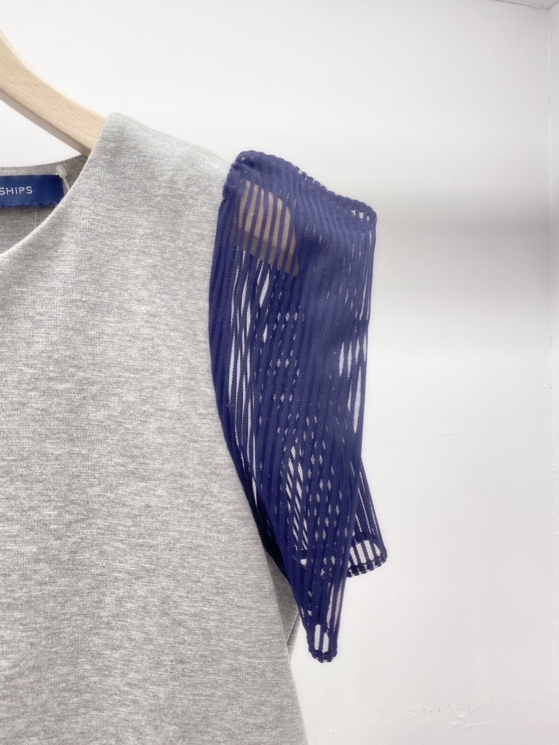 直紋透紗袖上衣