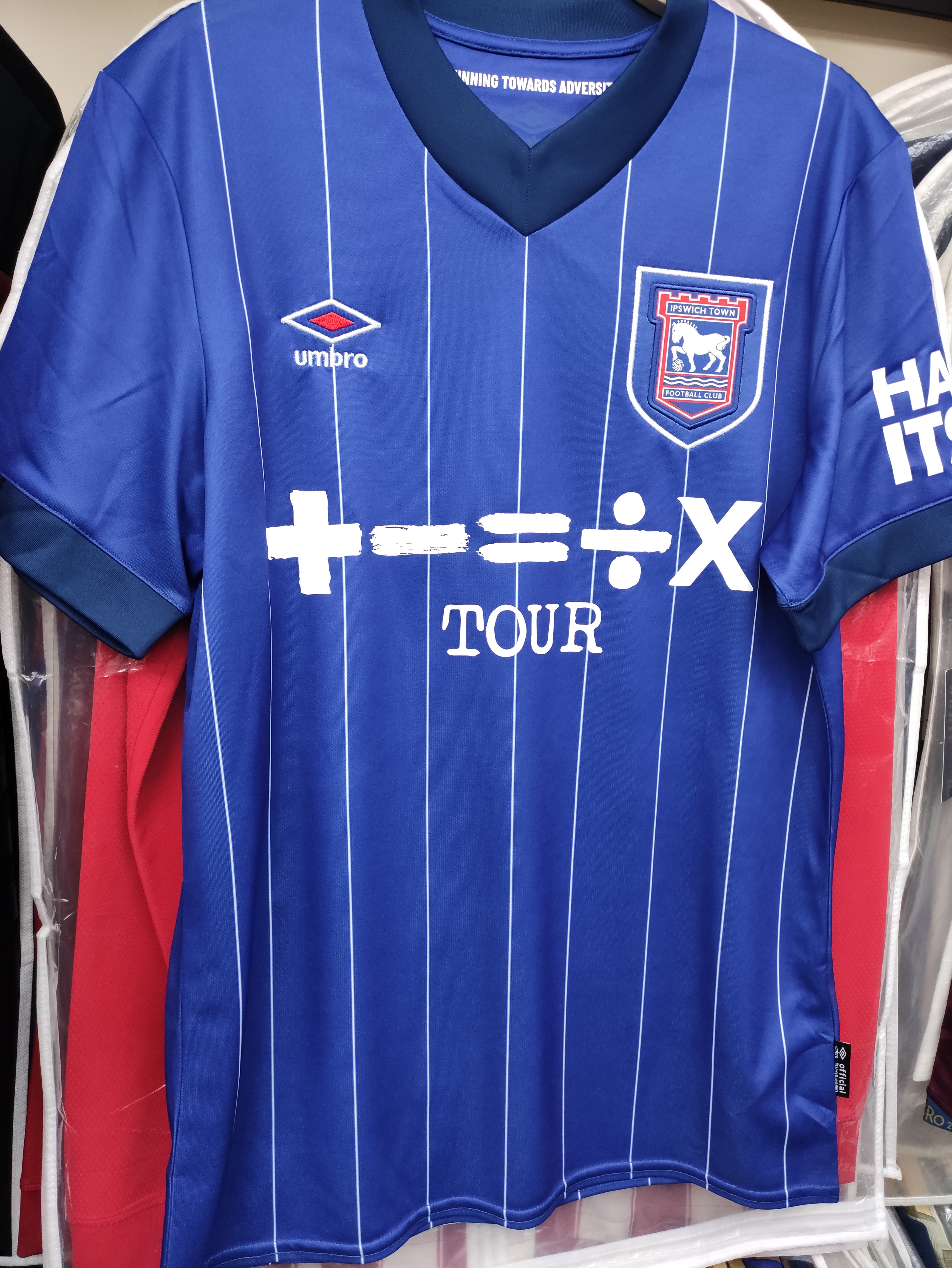 24-25葉士域治主場球衣