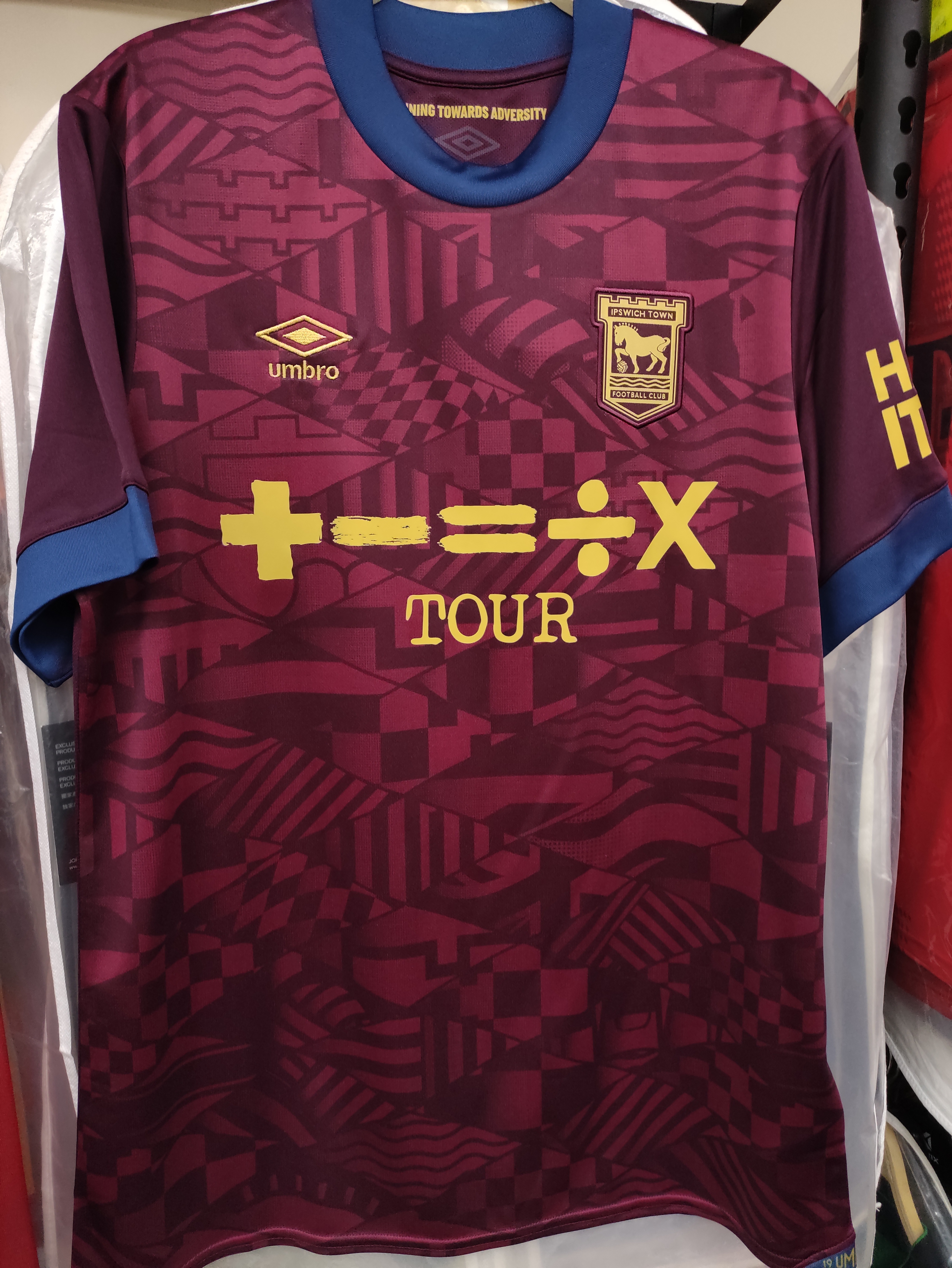 24-25葉士域治作客球衣