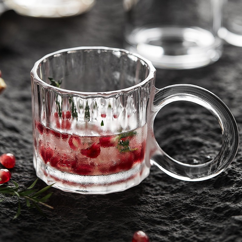 豎紋浮雕圓玻璃掛耳杯