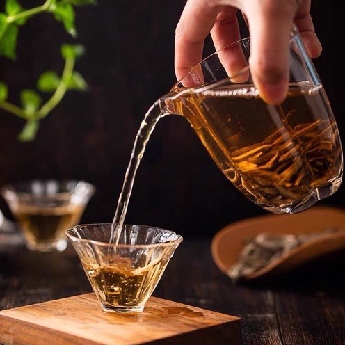 玻璃茶杯