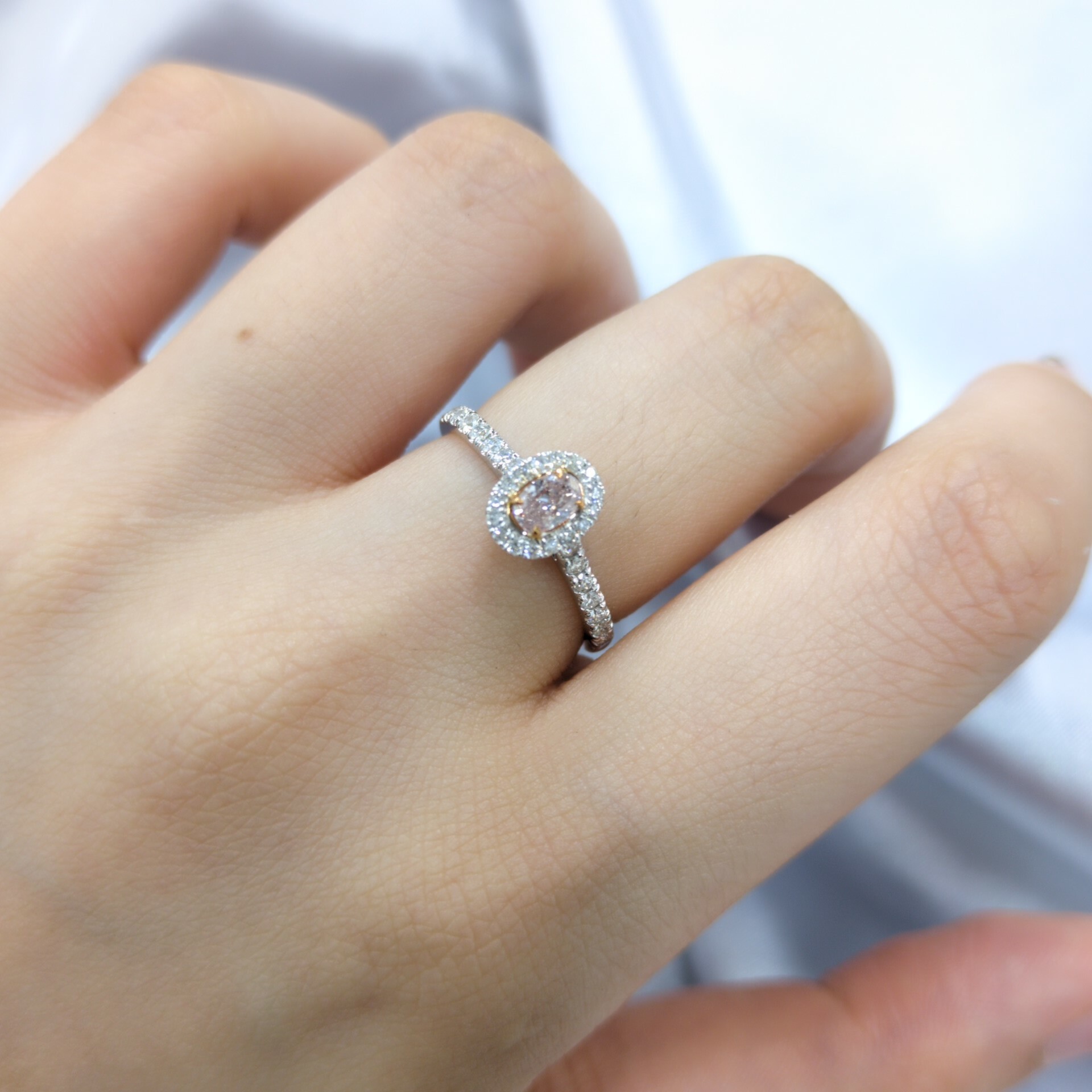 18K Gold 0.47ct Light Pink Diamond Ring