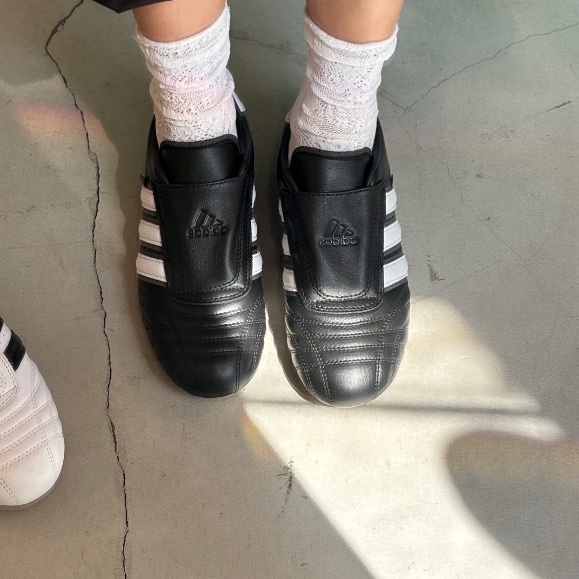 Adidas Originals Taekwondo Jennie同款 跆拳道鞋 白色 黑色 懶人 復古鞋 JQ4774 JQ4775