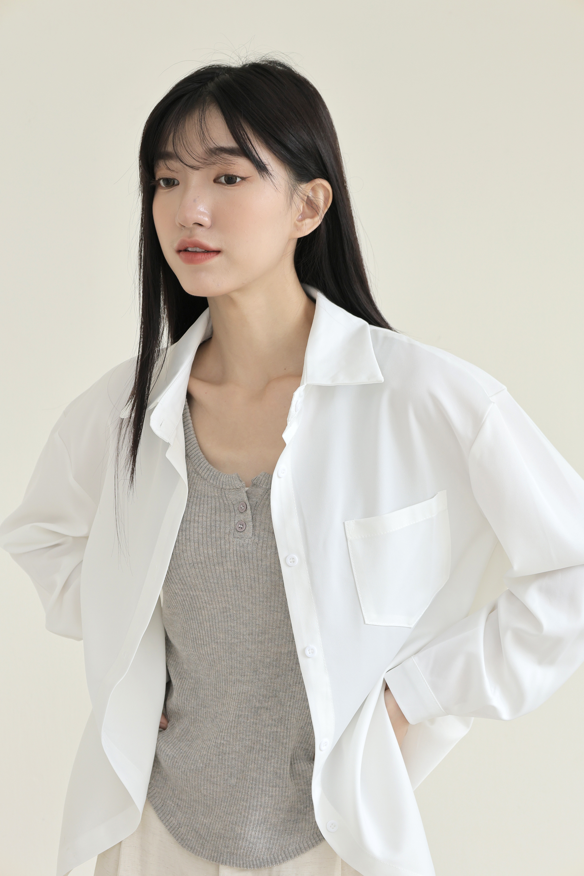 OH！HER 垂墜滑順單口袋襯衫