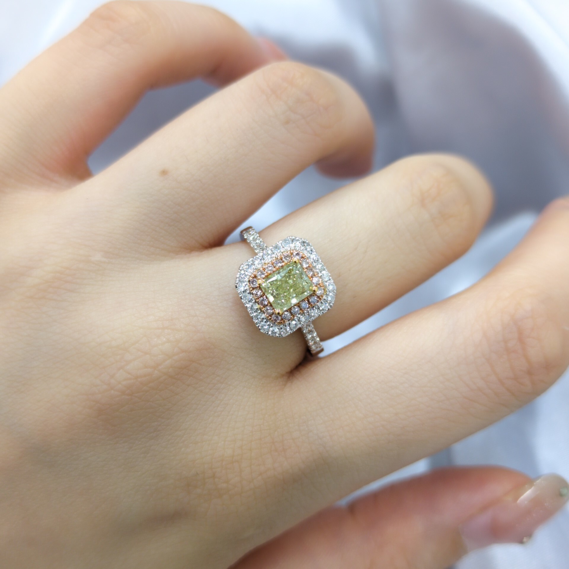 18K Gold 1.10ct Fancy Yellow Diamond Ring