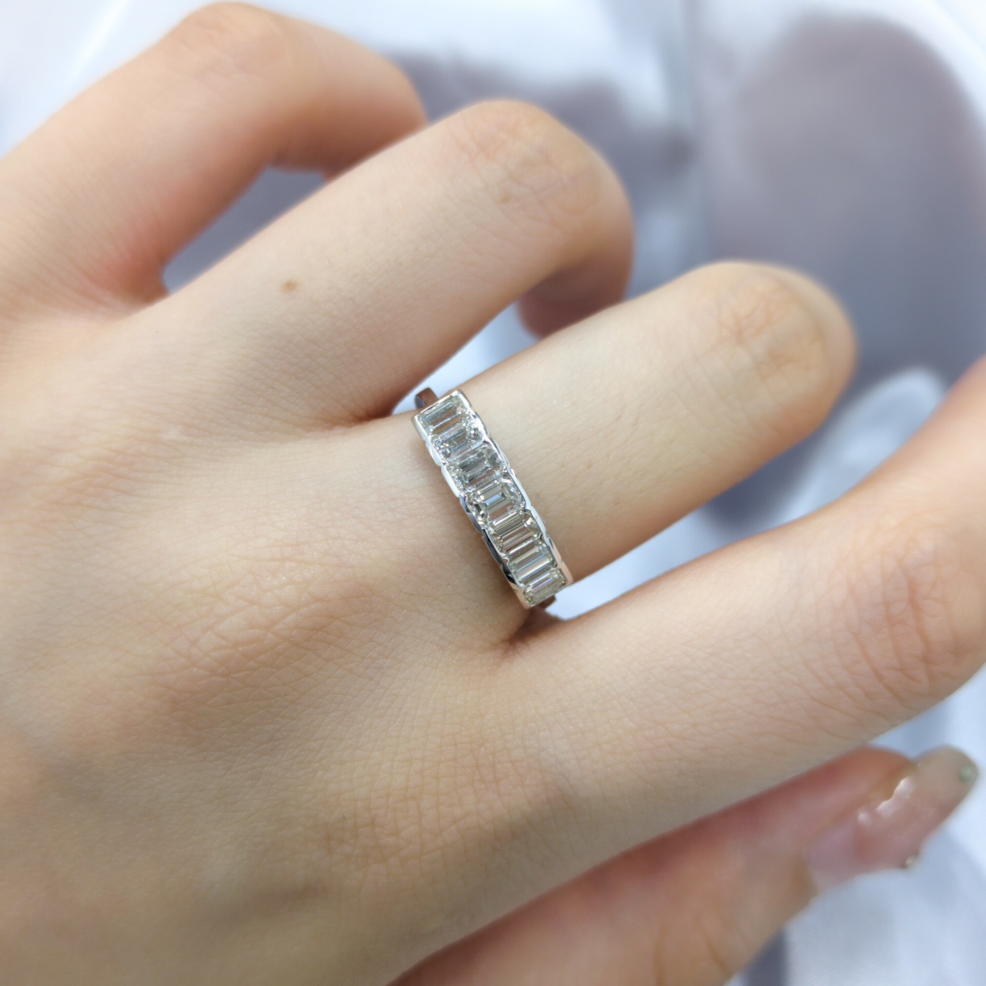 18K White Gold 1.10ct Emerald Cut Diamond Ring