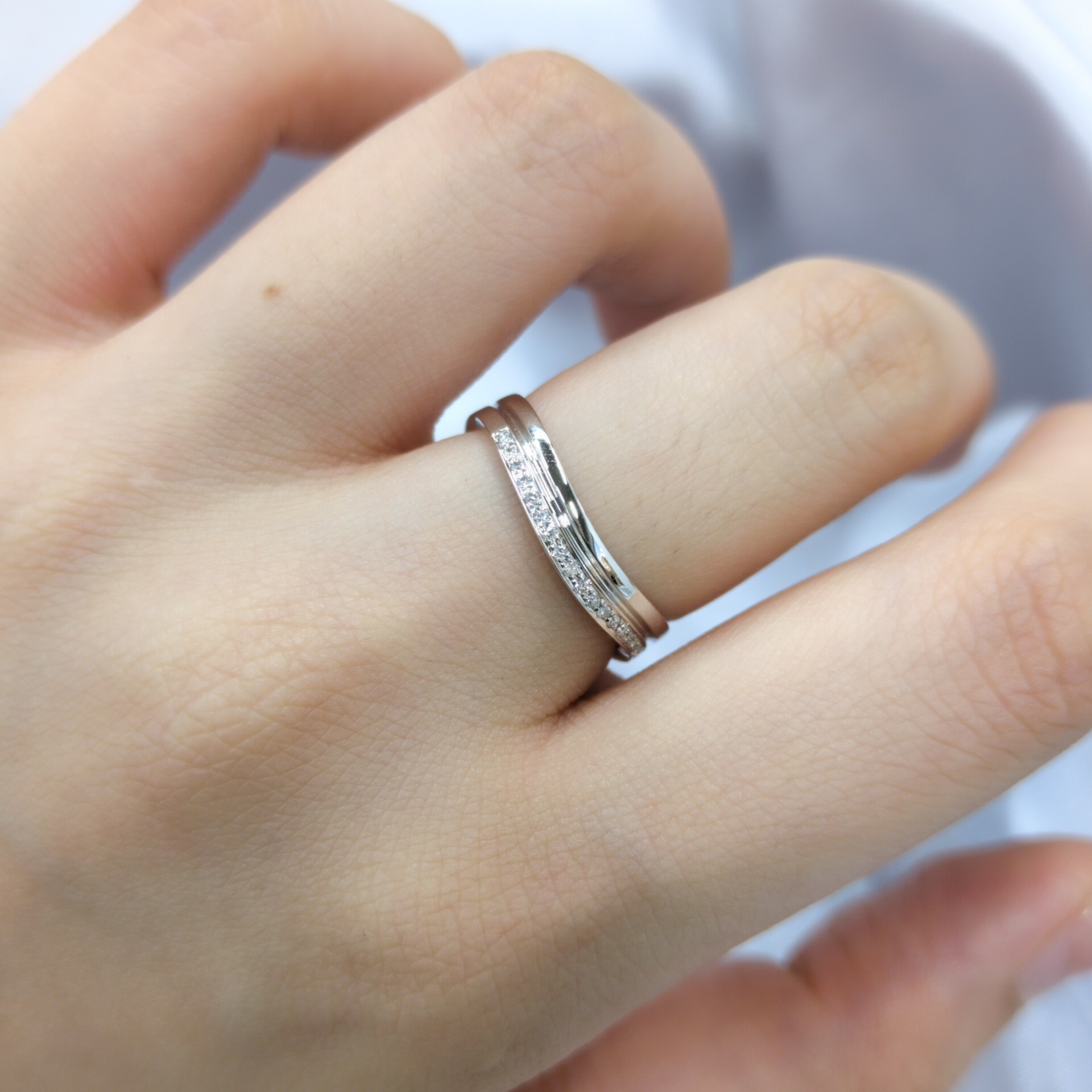 18K White Gold 0.11ct Diamond Wedding Rings