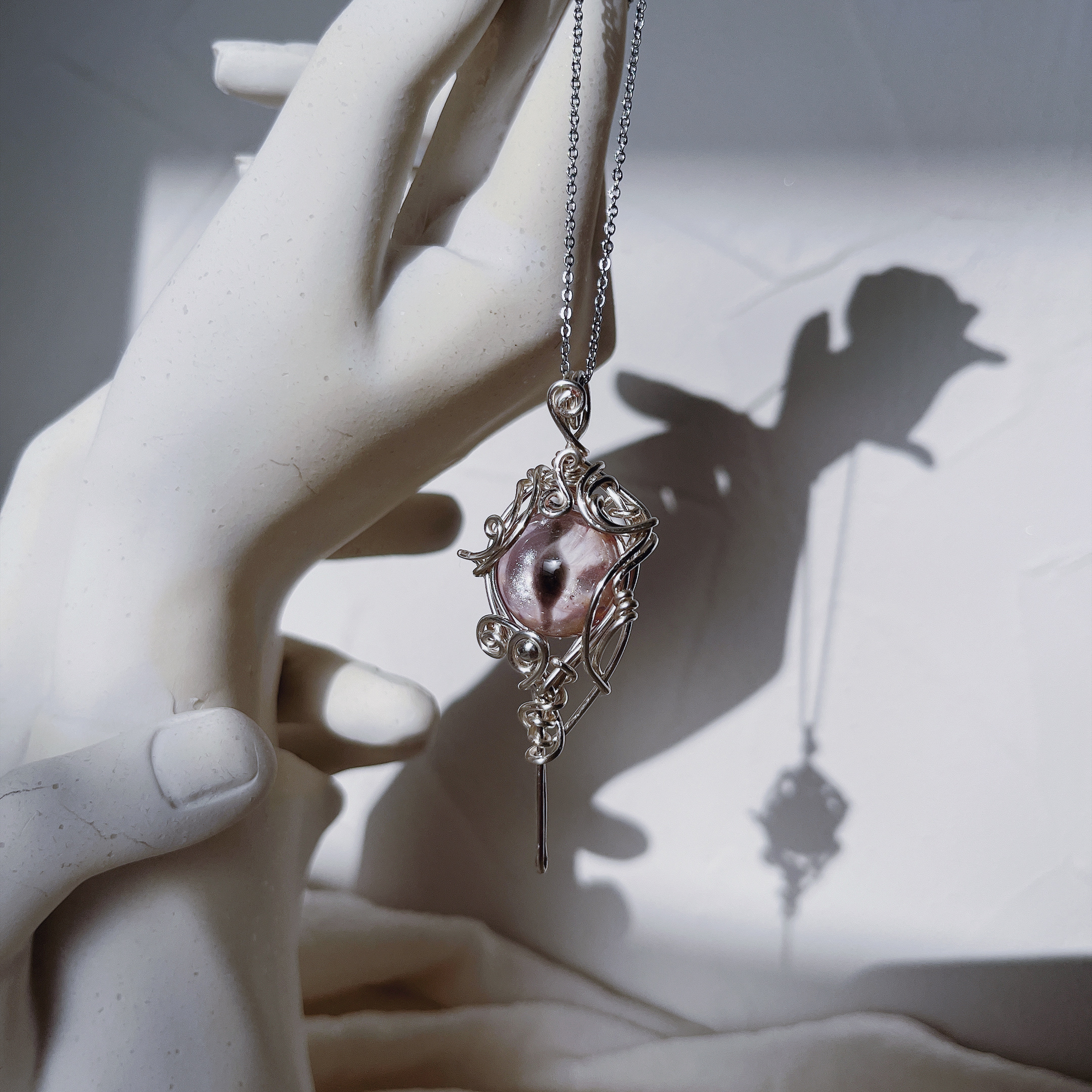 《魔眼．紫瑰之杖》