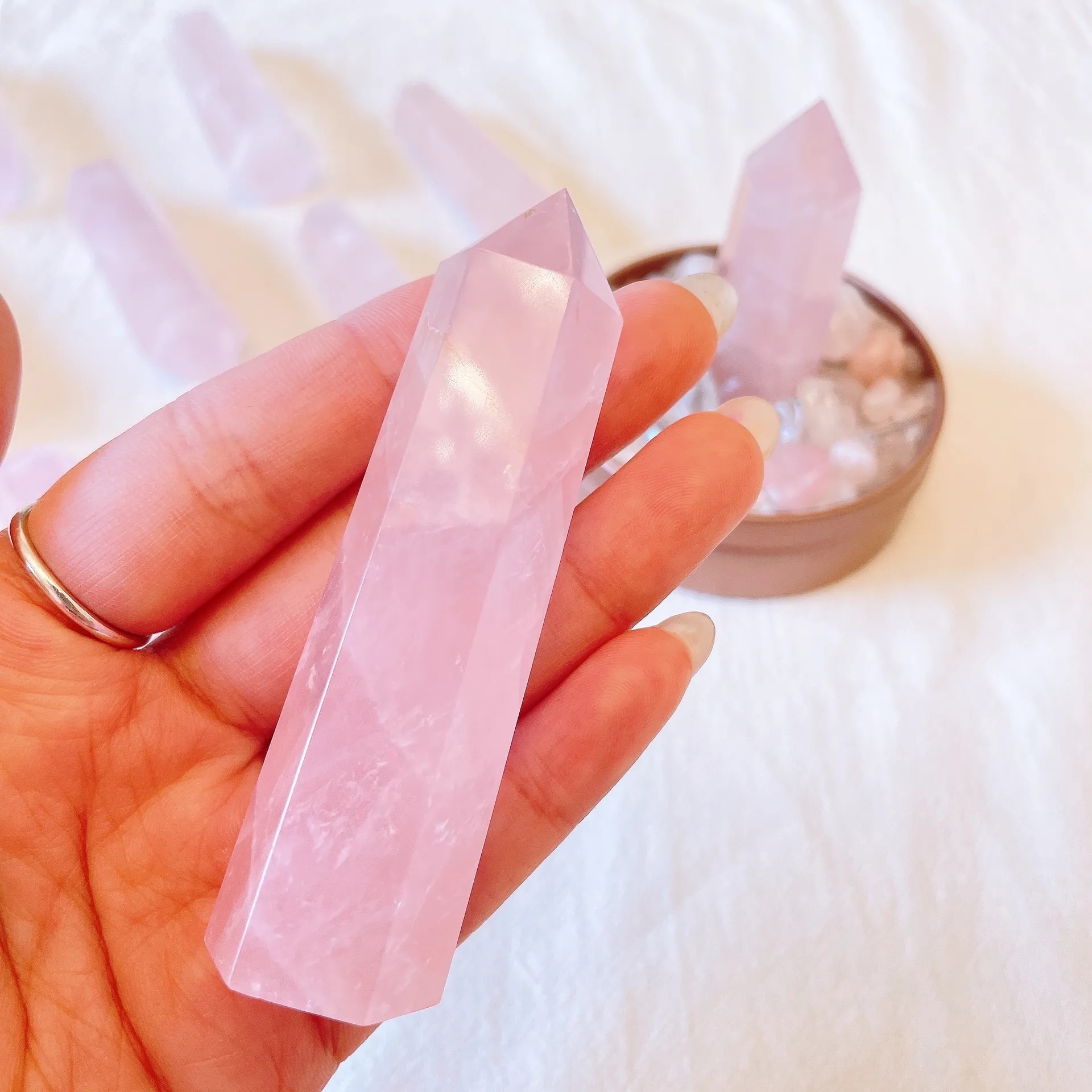 招桃花貴人 粉晶柱