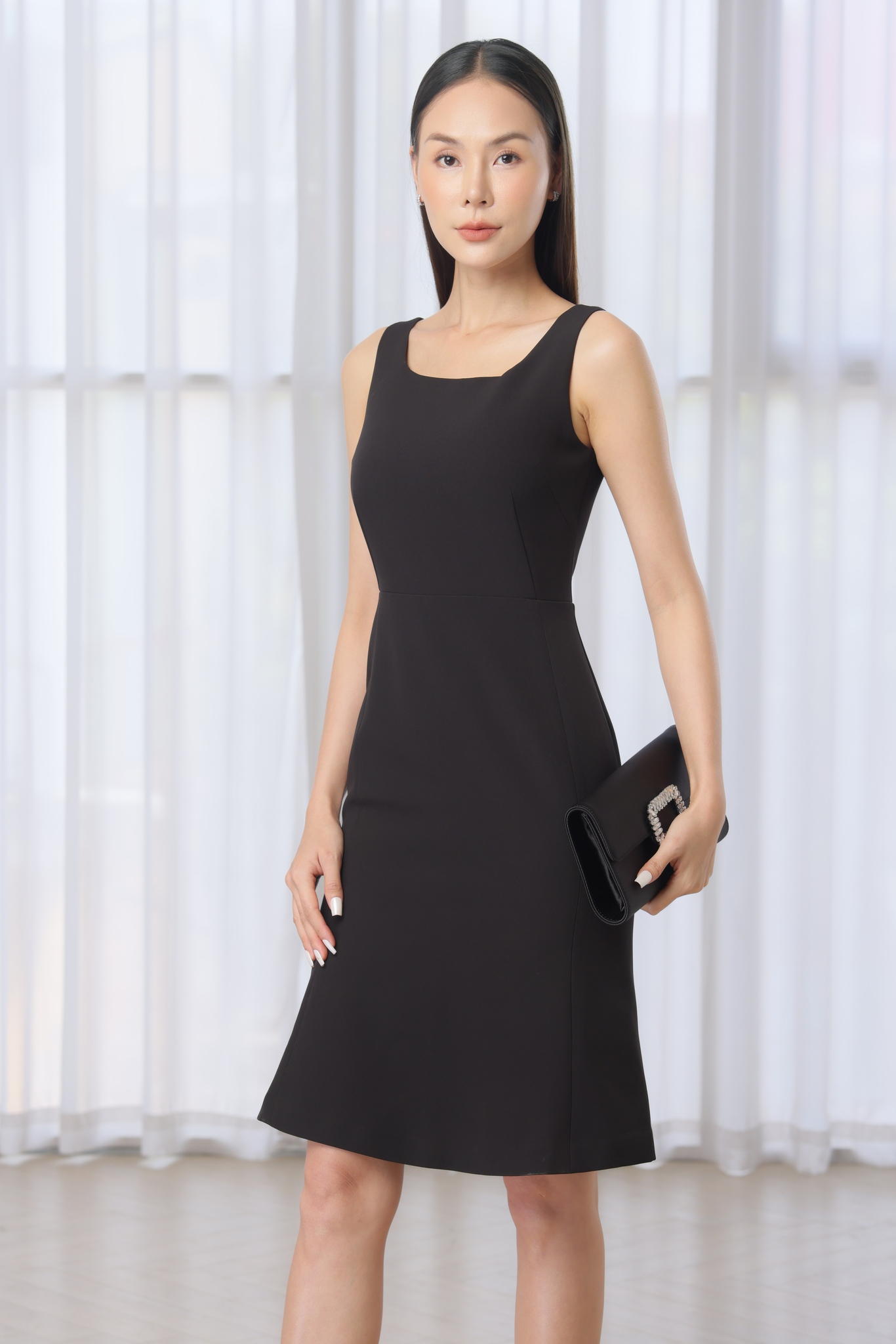 方領收腰魚尾洋裝