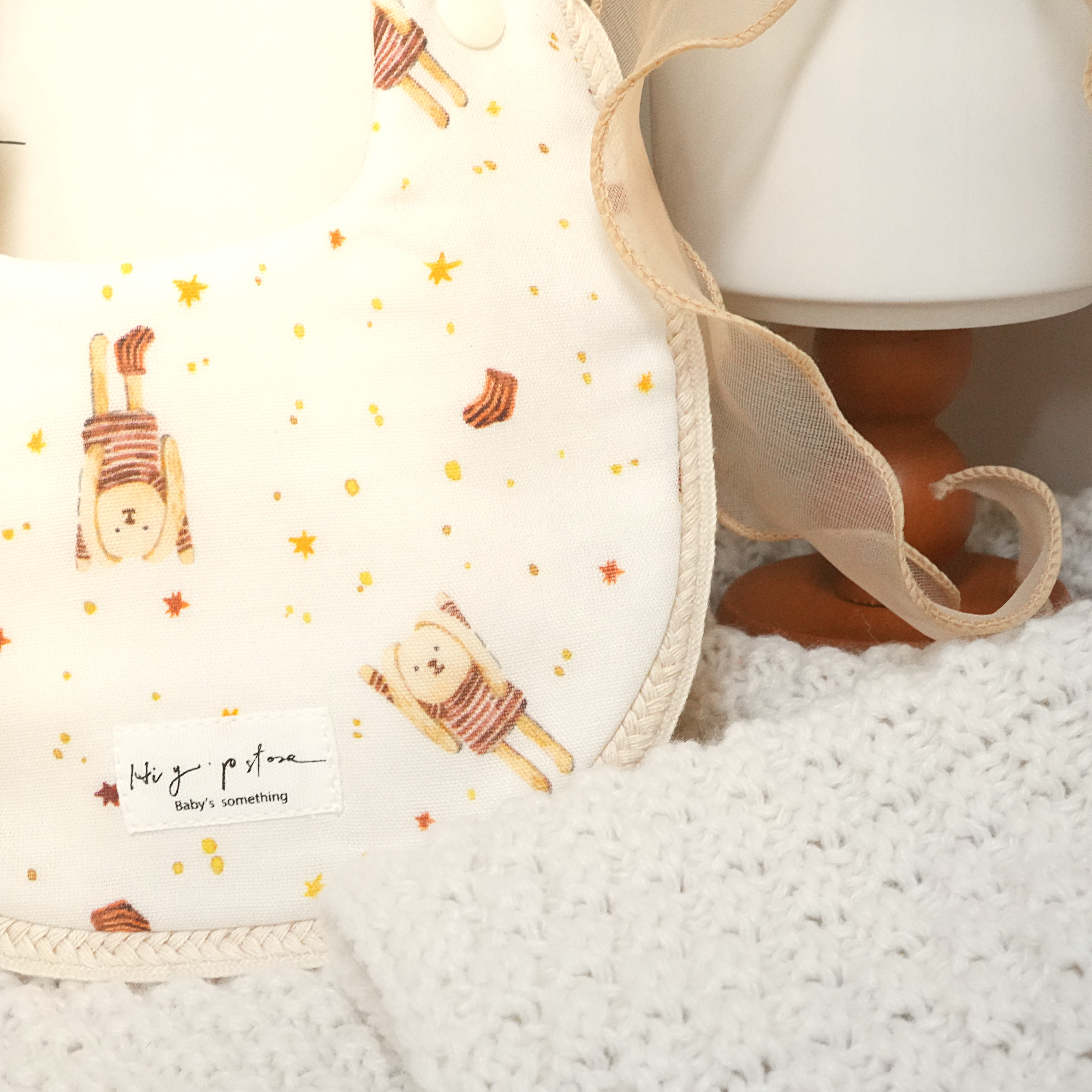 Hi Y.P store-手作圍兜-獨家設計款-迷夢兔兔