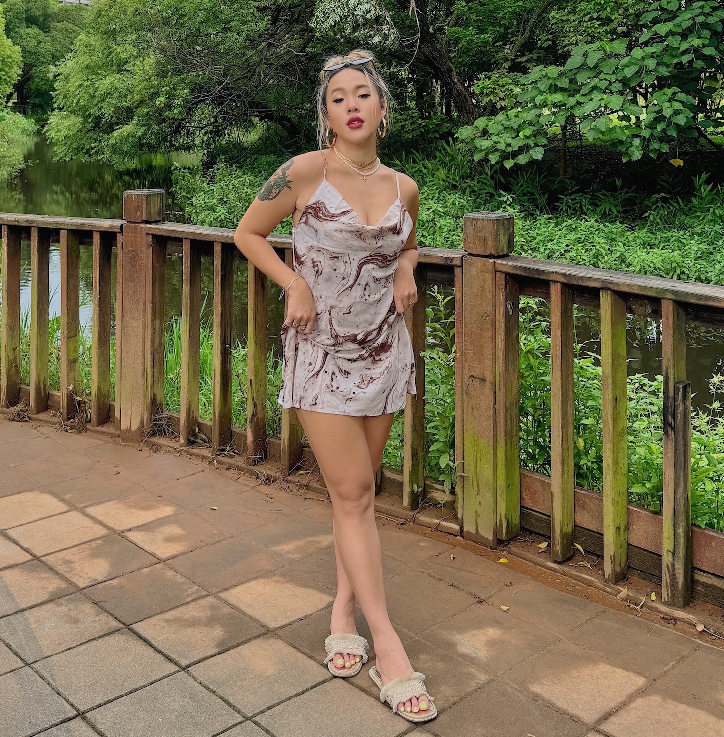 法式波紋U背洋裝