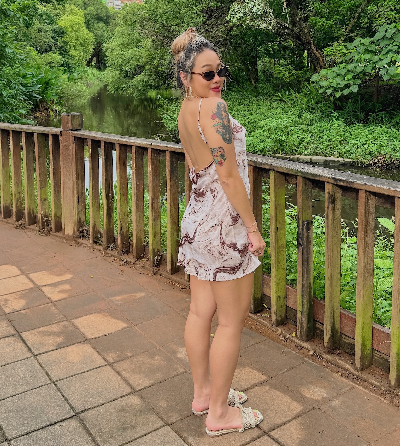 法式波紋U背洋裝