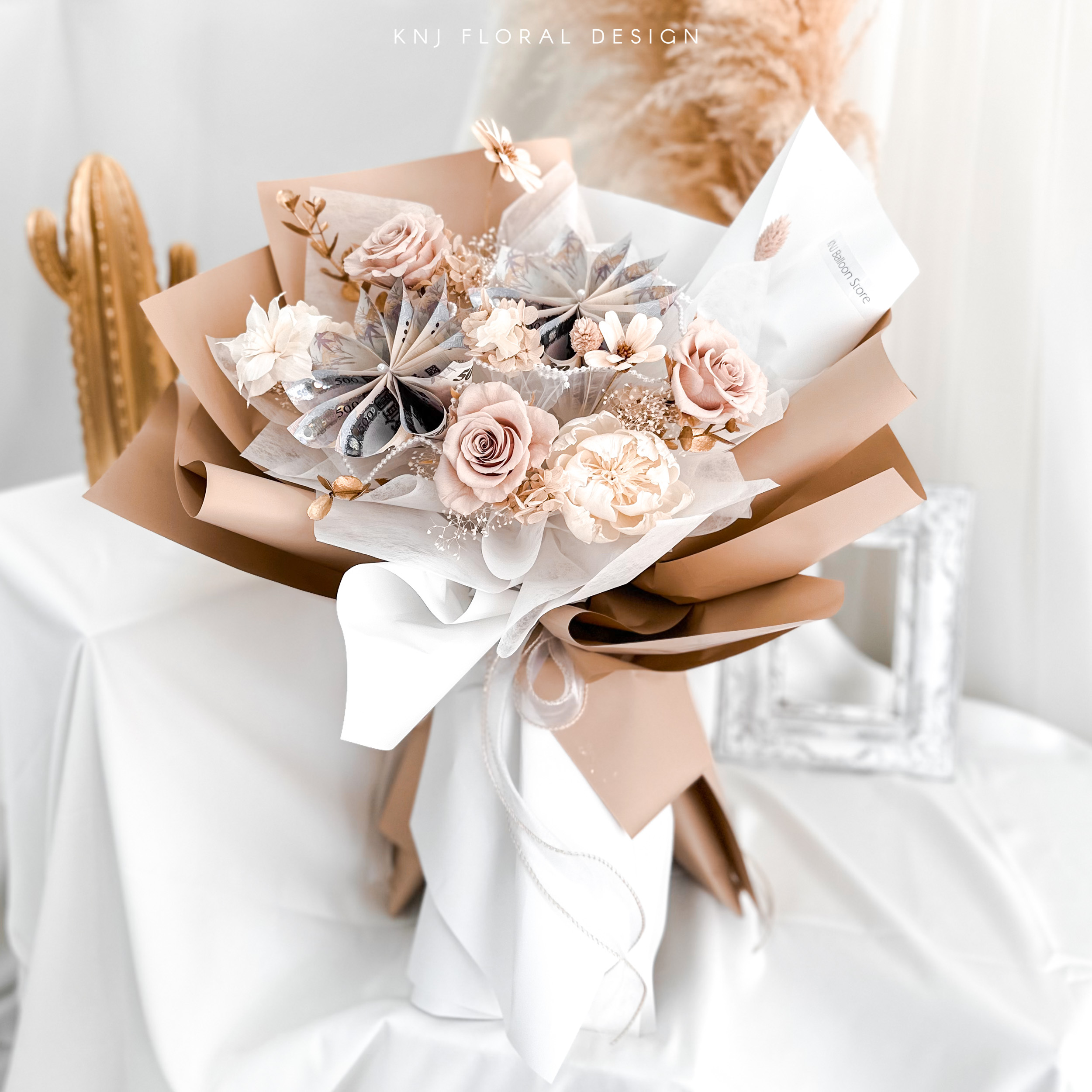 情人鈔票永生玫瑰花束．五百元鈔票