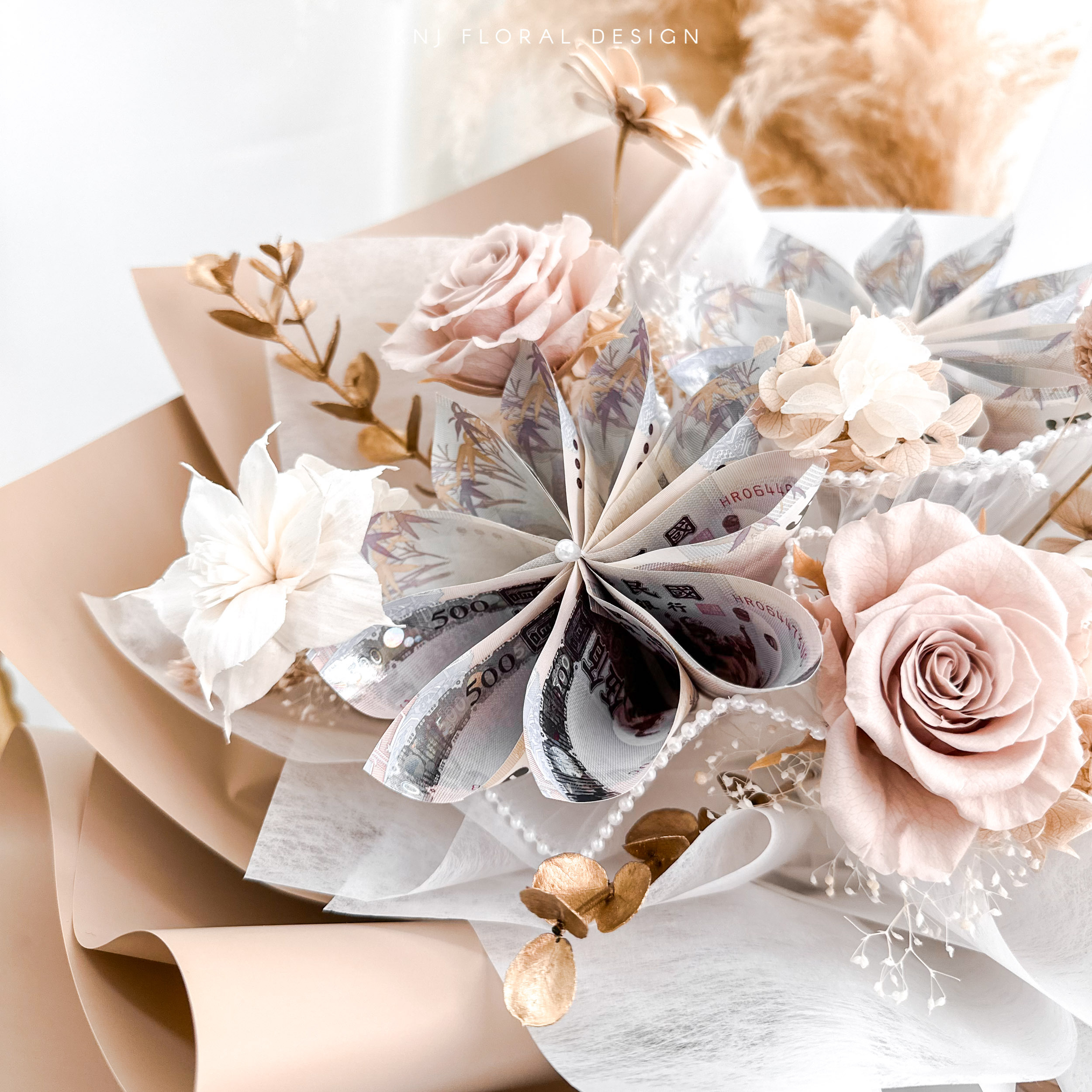 情人鈔票永生玫瑰花束．五百元鈔票