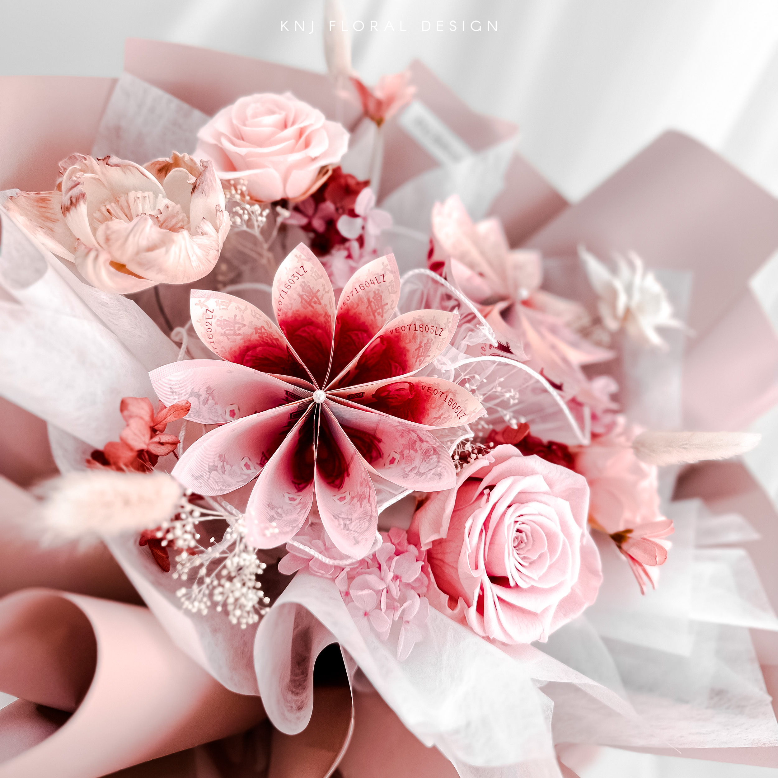 情人鈔票永生玫瑰花束．百元鈔票