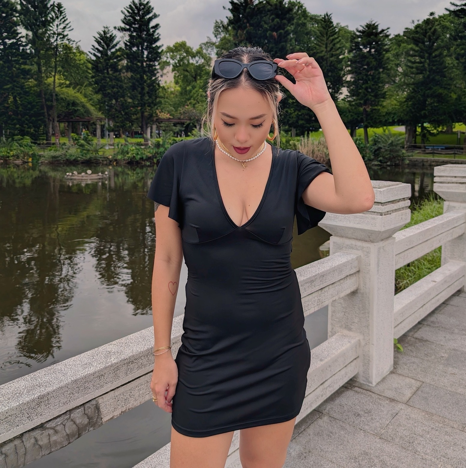 美式深V綁帶洋裝