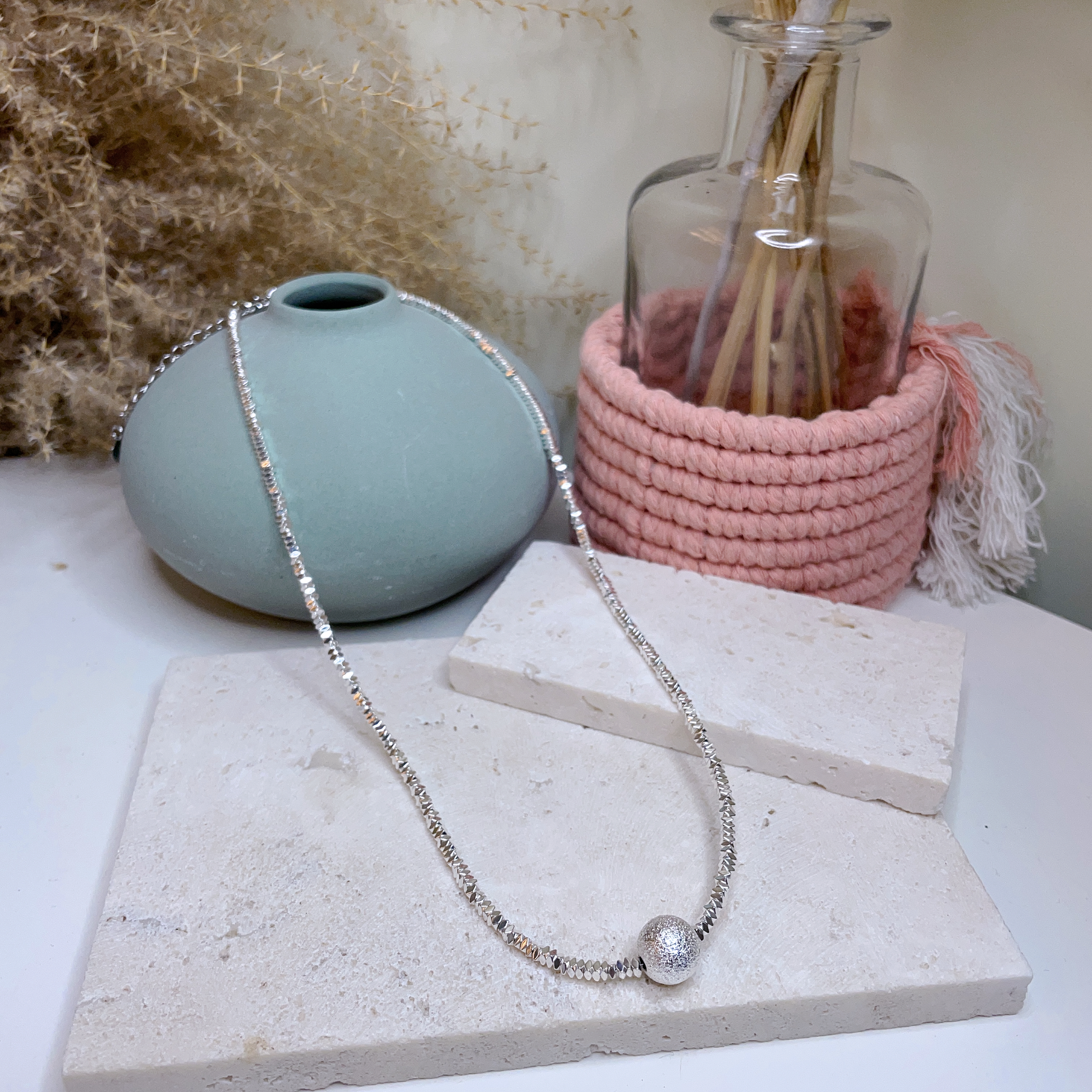 黑膽石磨砂珠頸鏈 (43-48cm)