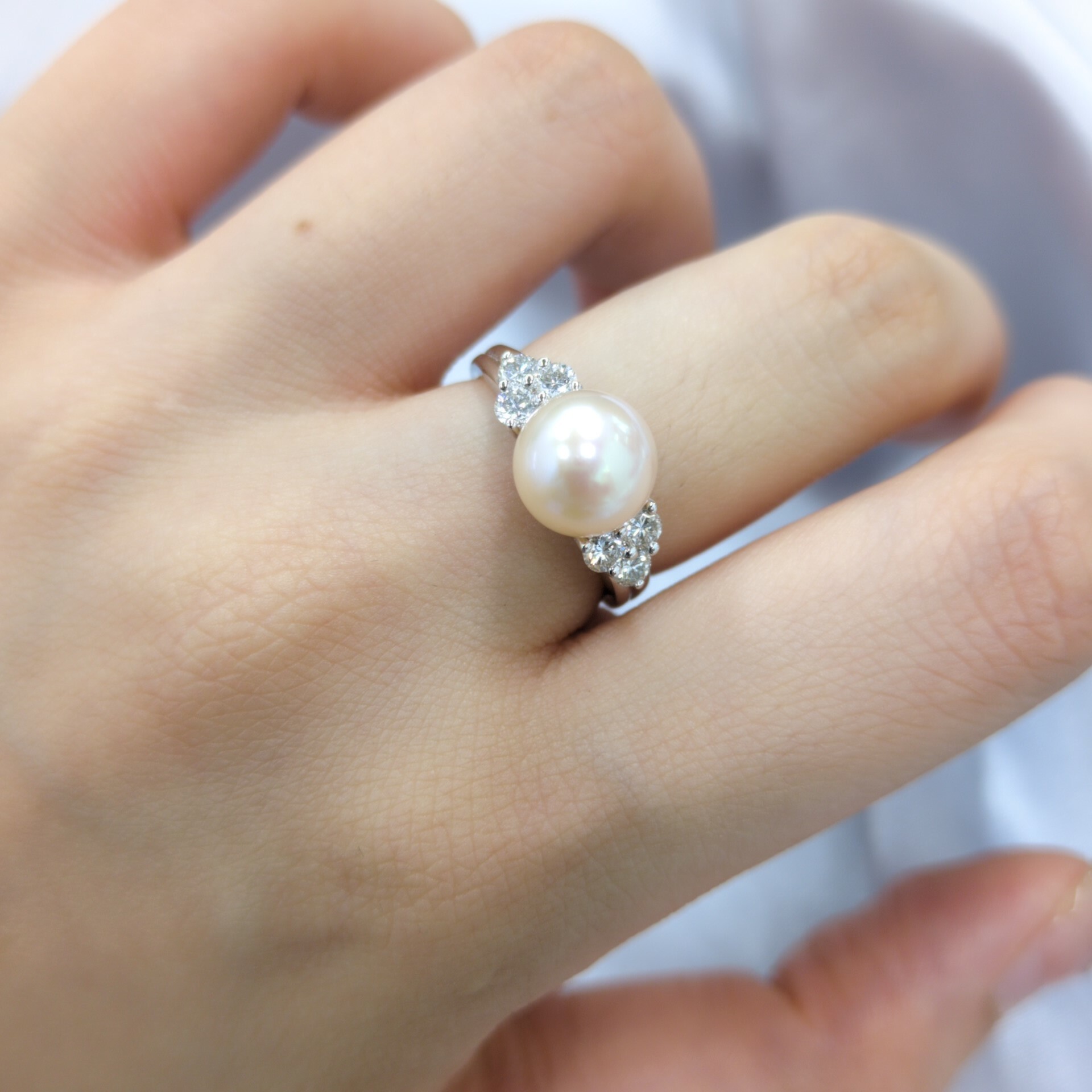 18K White Gold 0.40ct Diamond and Pearl Ring