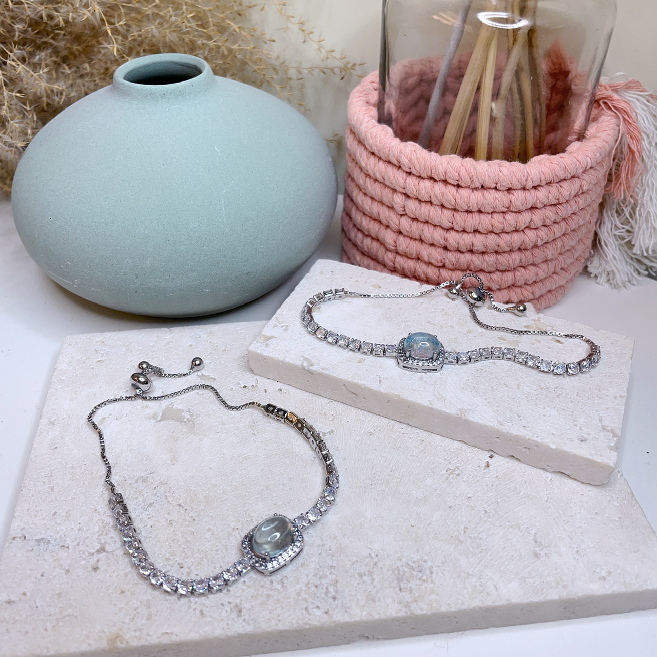 E168 海藍寶閃閃手鏈(可調節)