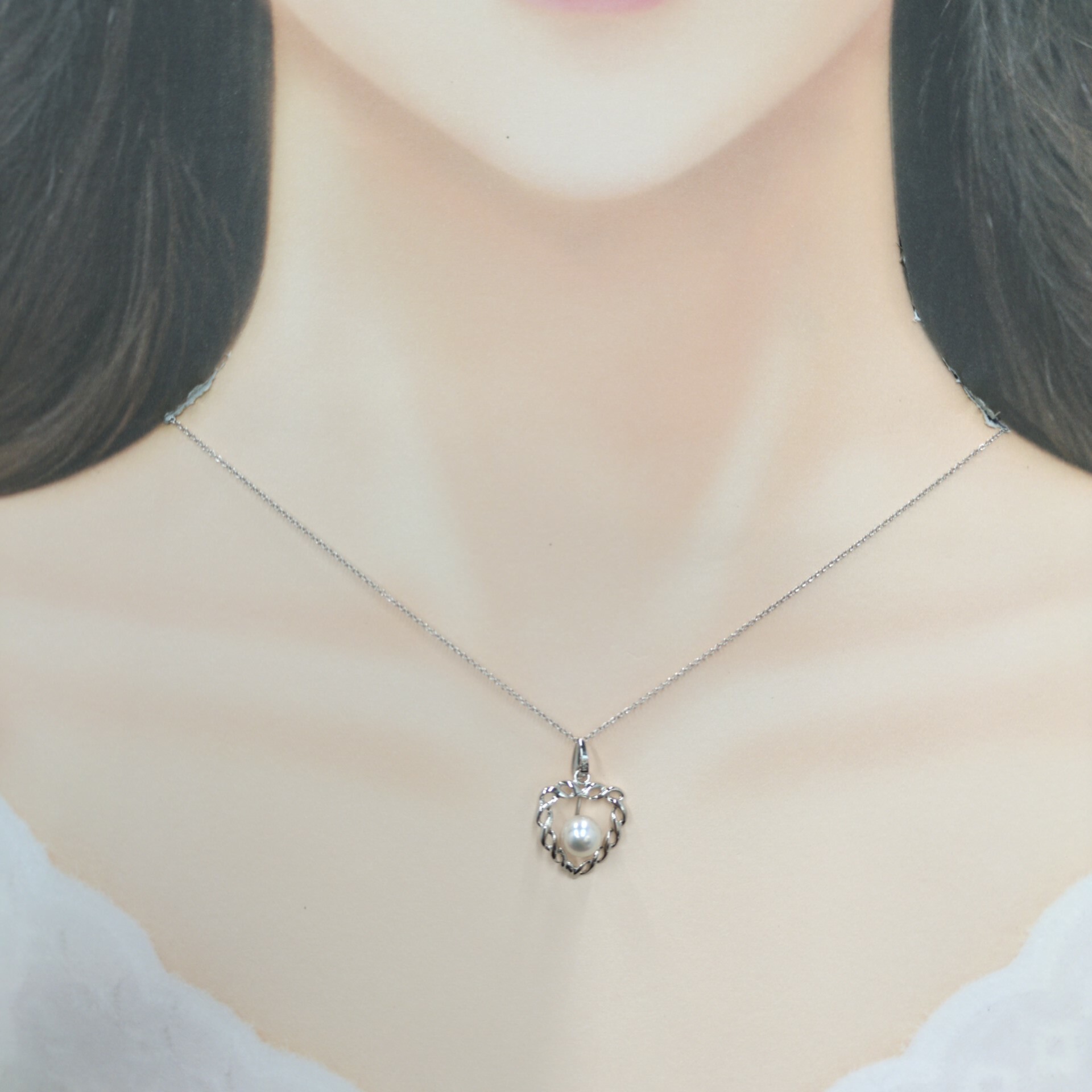 18K White Gold Peral Pendant