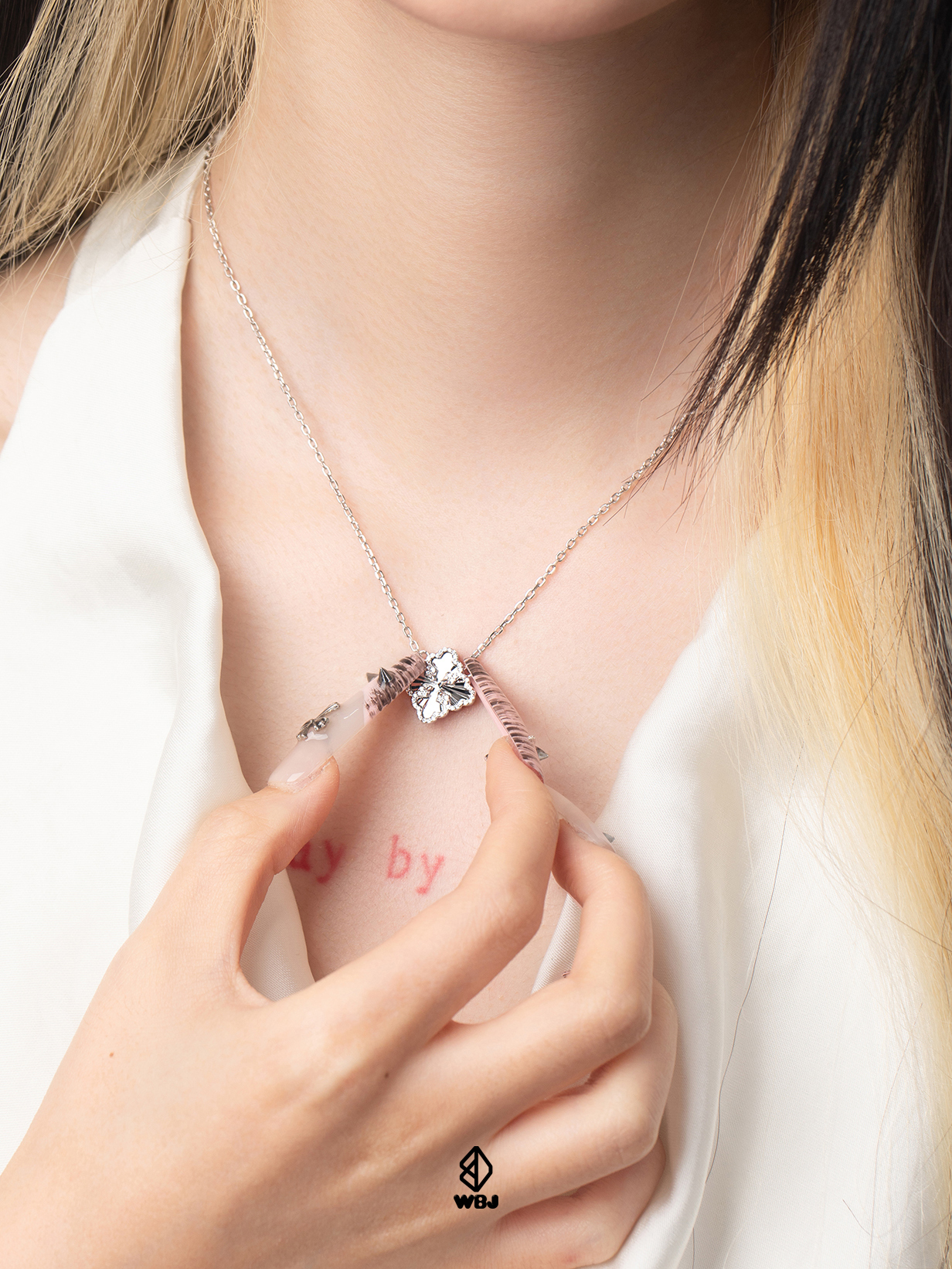 四葉草｜放射紋花蕾鍊牌