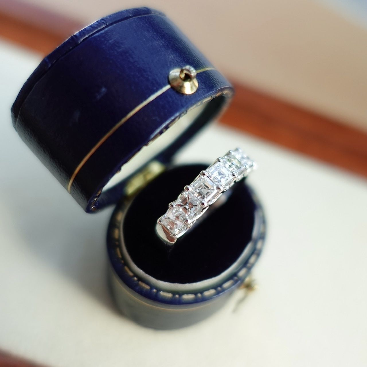 18K金鑲嵌阿斯切鑽石戒指 - Asscher Cut