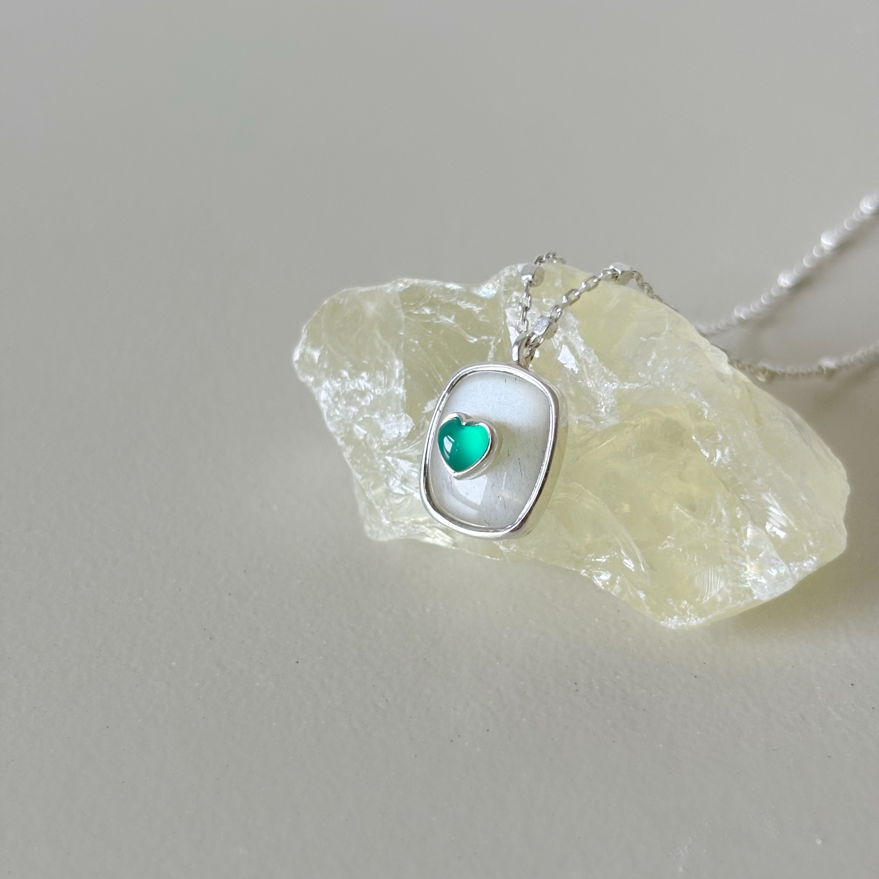 QQHeart Doublets 綠瑪瑙銀月光項鍊