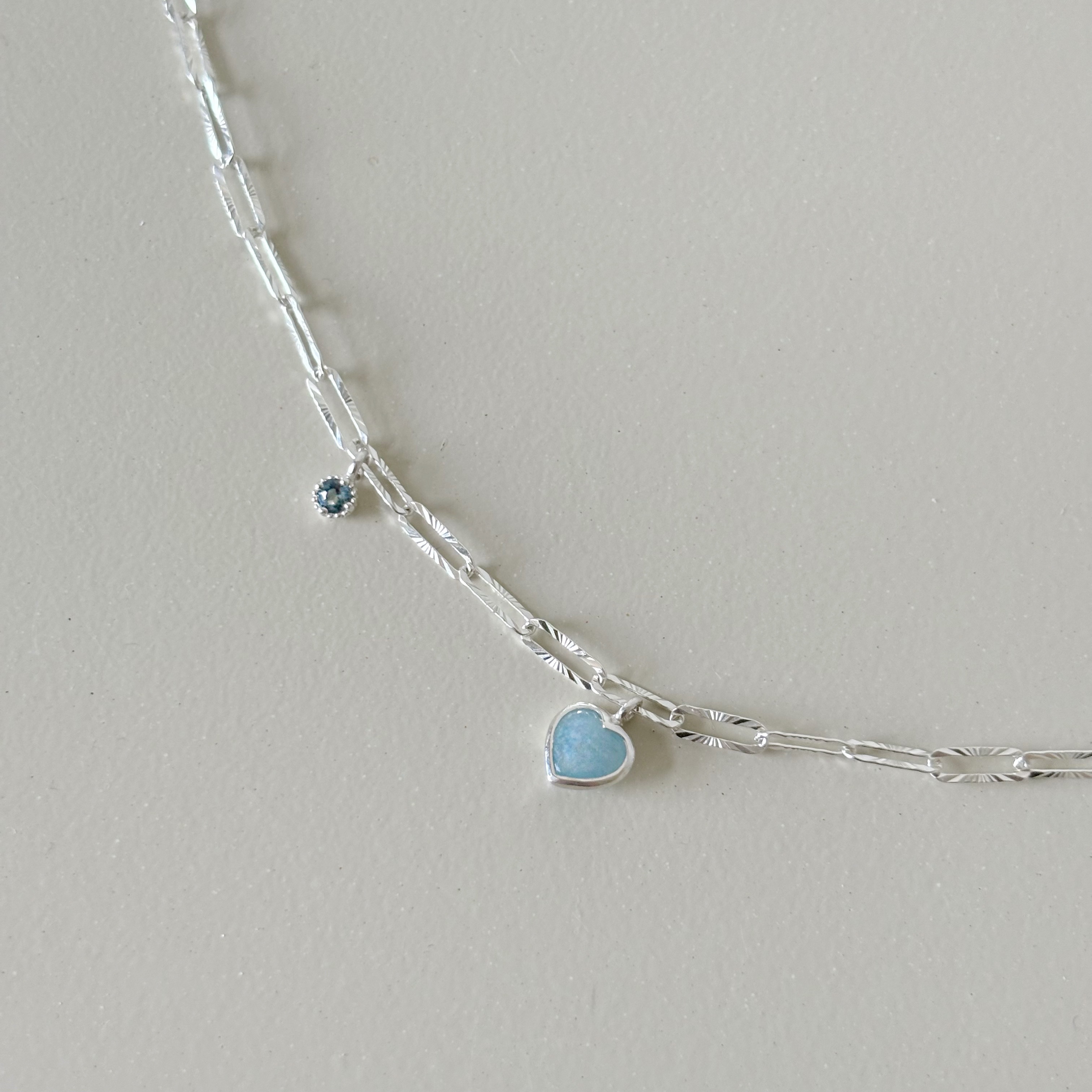 Bazel Heart水藍石英倫敦托帕切花項鍊