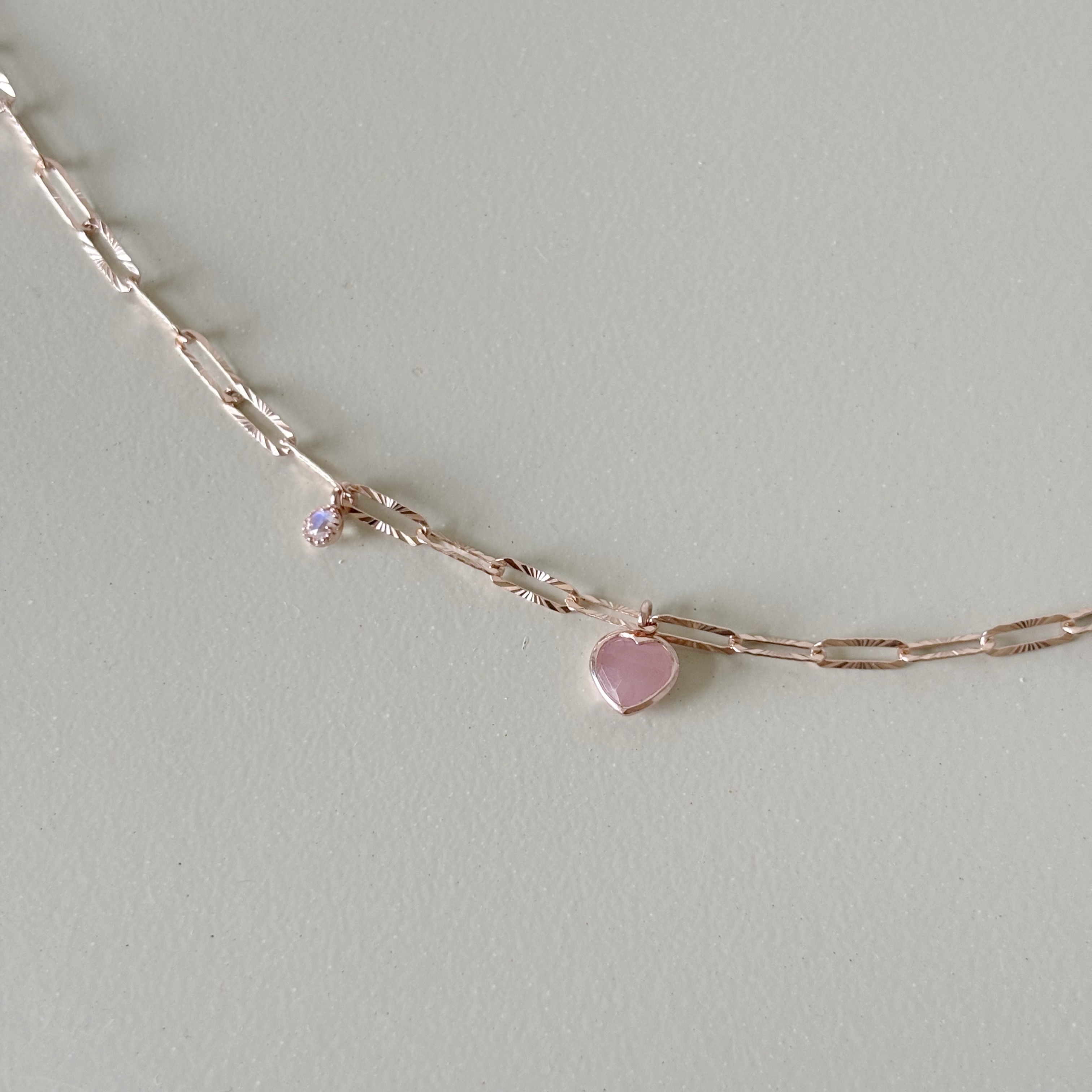 Bazel Heart粉紅石英月光切花項鍊