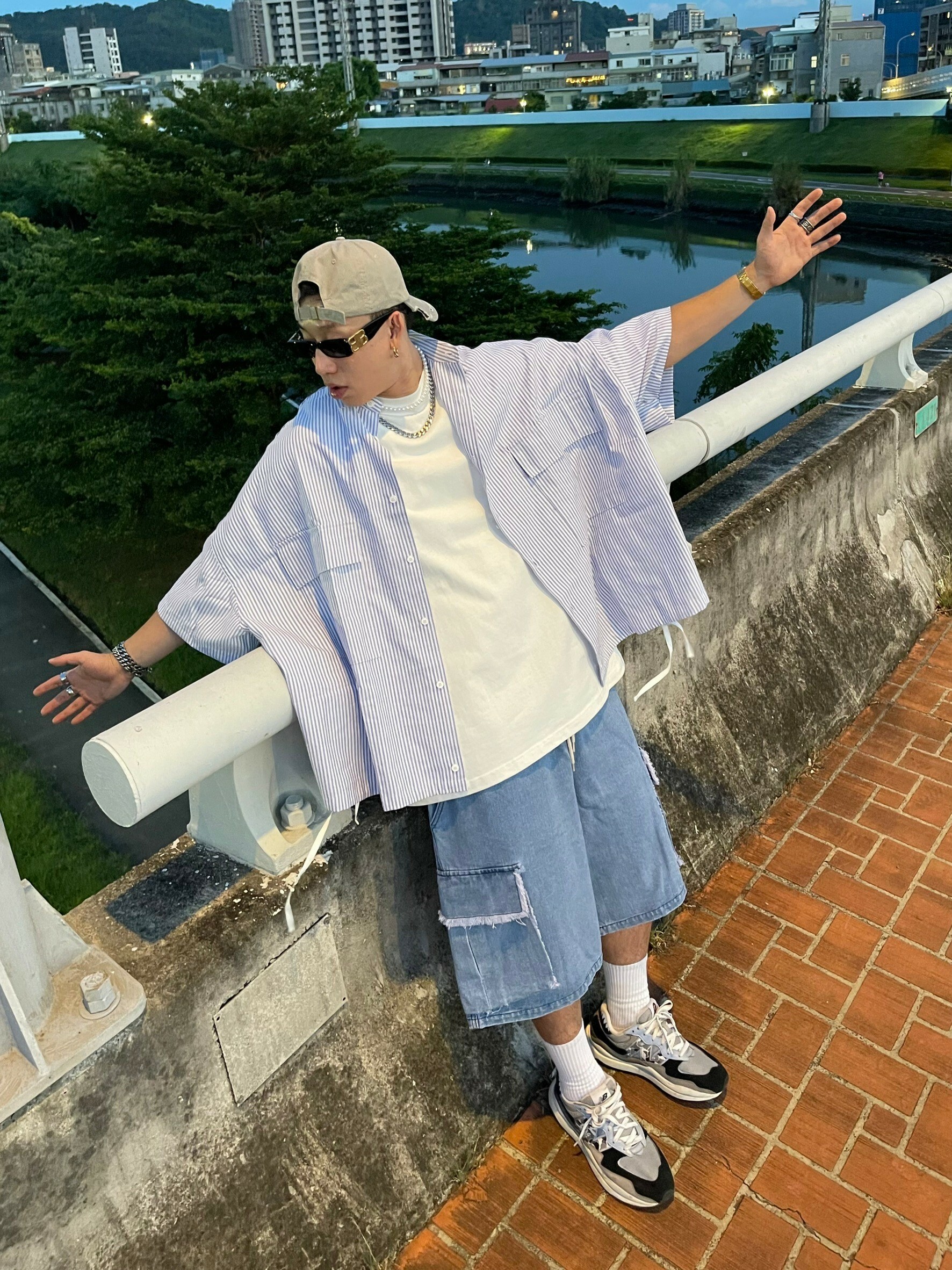 《B》大口袋刷色牛仔短褲