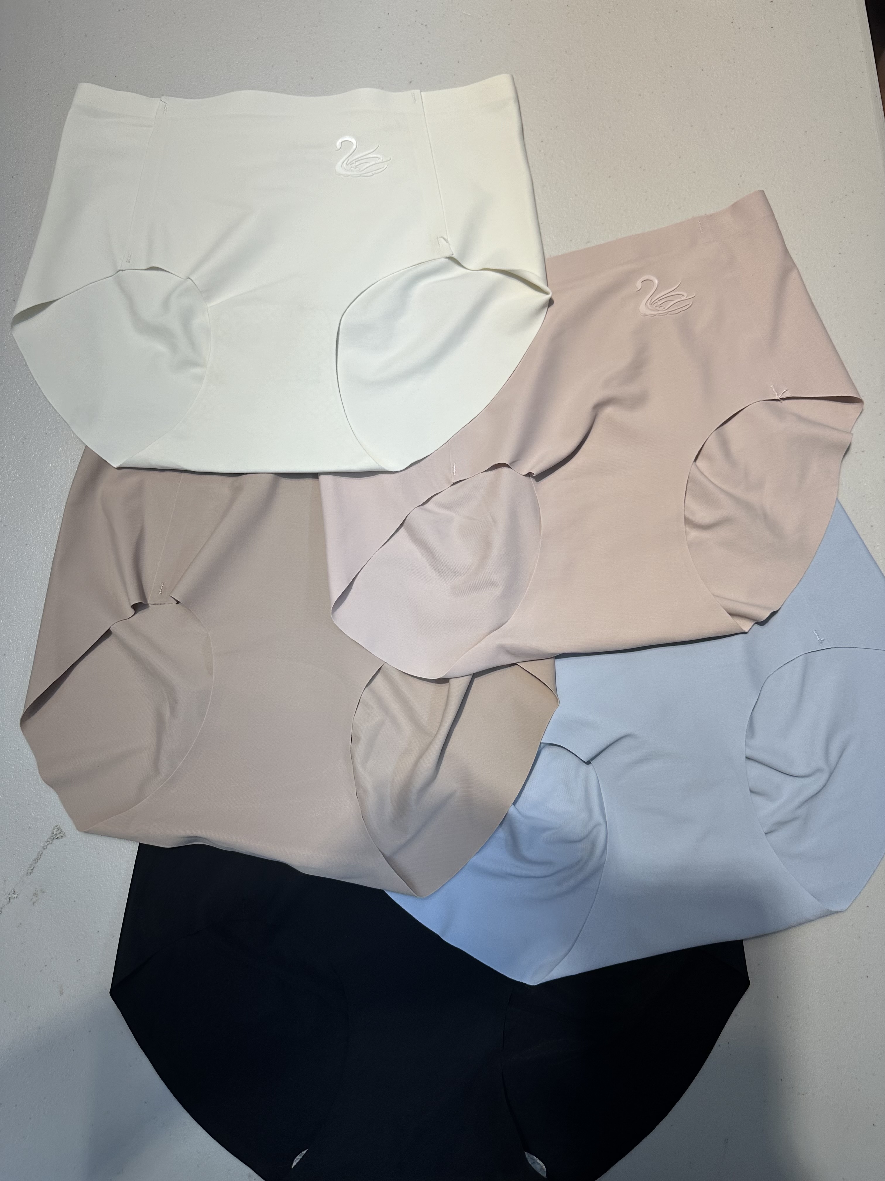 台灣代購-PAN043冰天鵝蠶絲中腰內褲(1pcs)