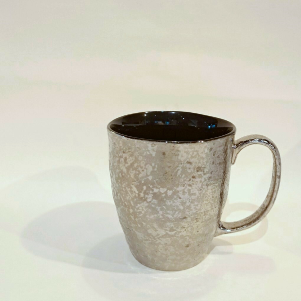 有田燒三光堂 鉑金濃黑釉 波淵馬克杯