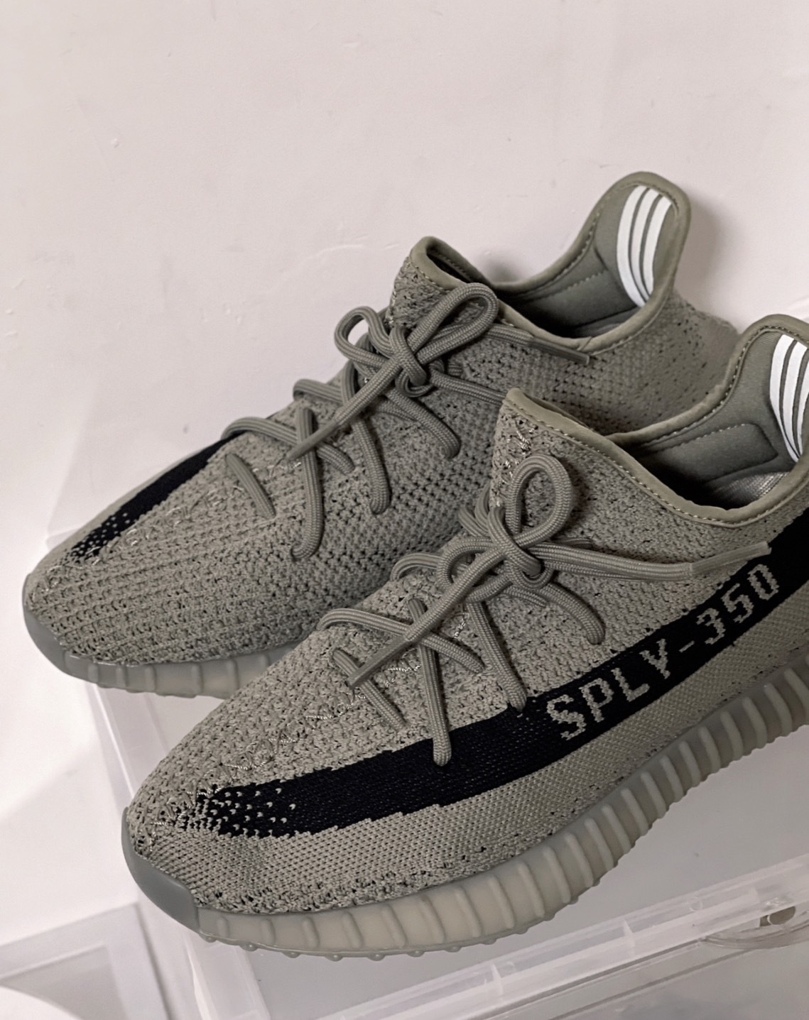 預購 Adidas Yeezy Boost 350 v2 黑芝麻