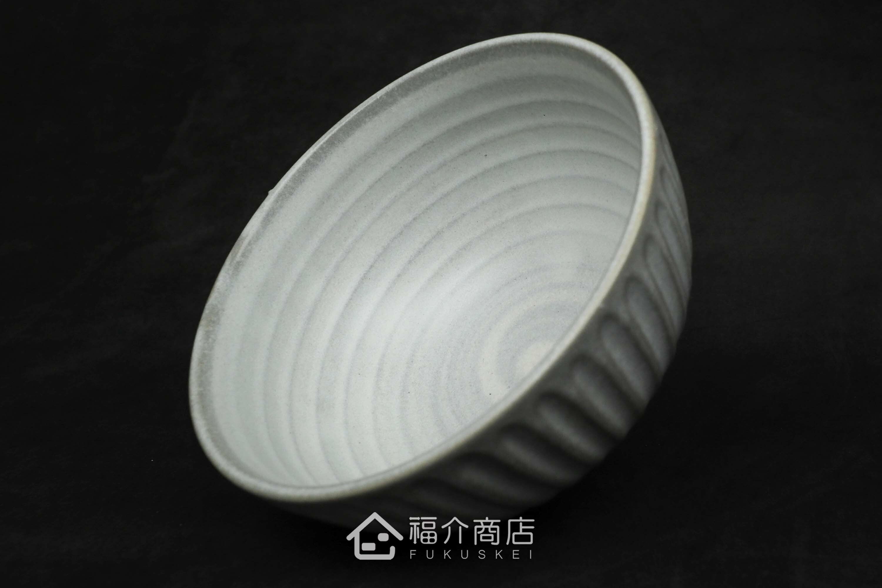 盛裝食物的陶瓷材質白色飯碗