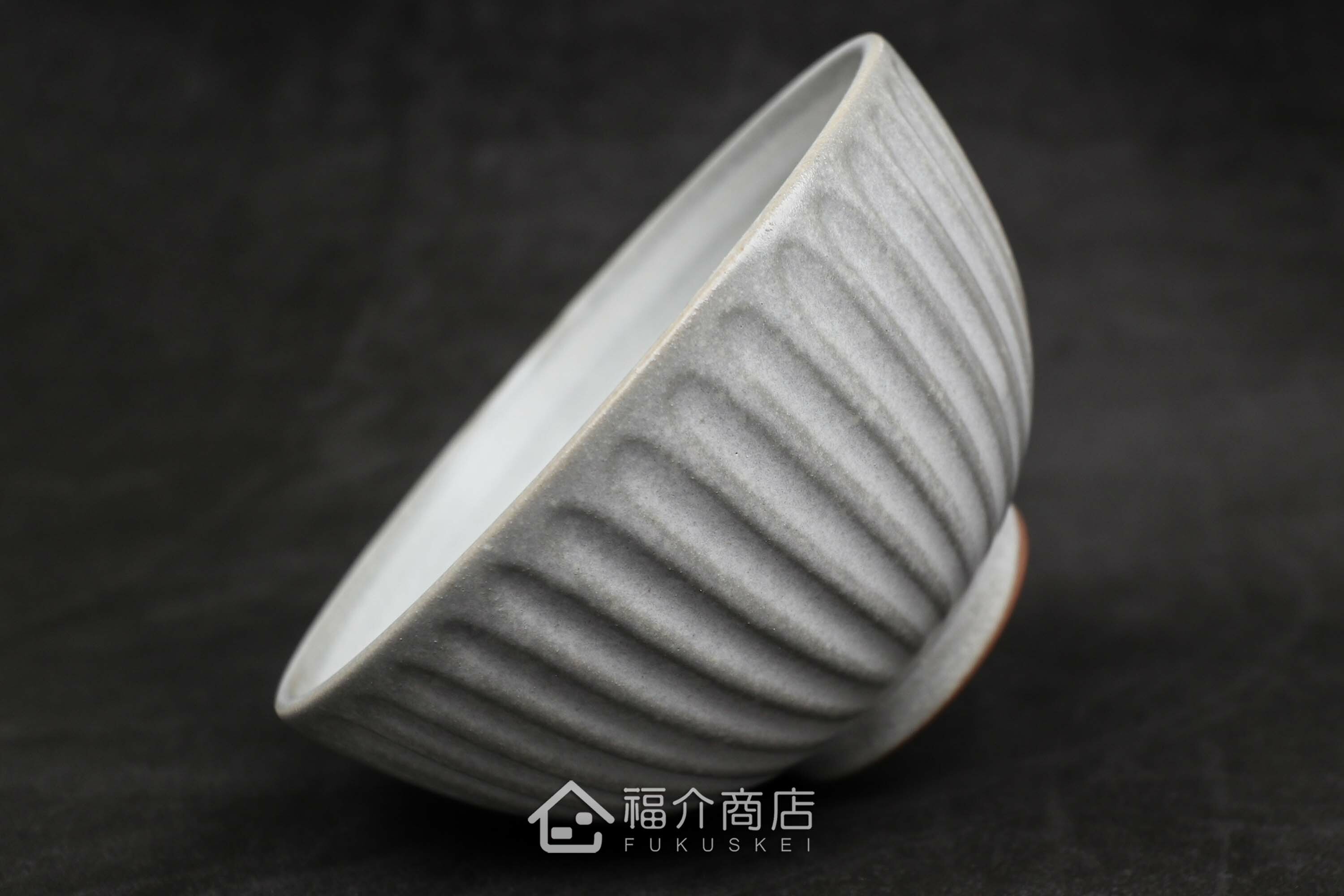 盛裝食物的陶瓷材質白色飯碗