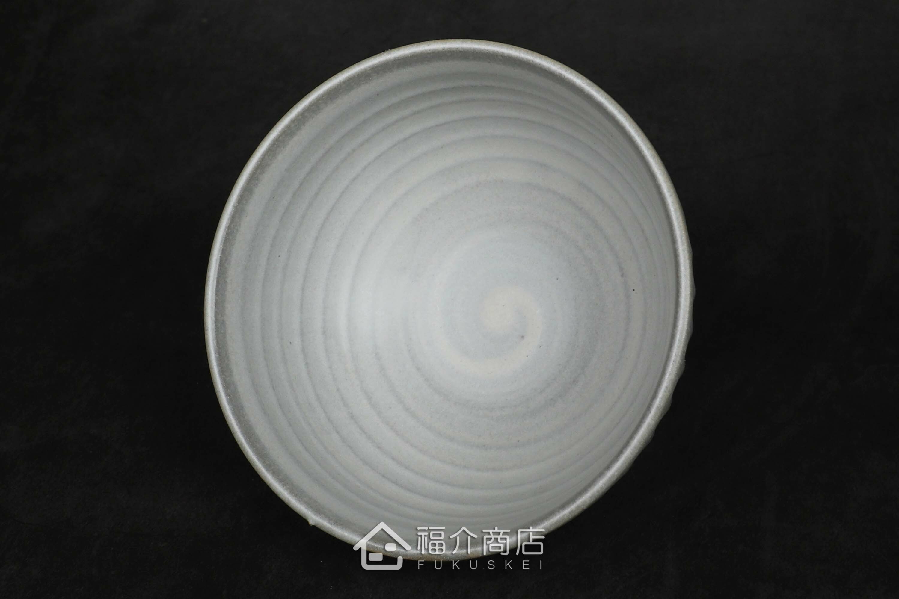 盛裝食物的陶瓷材質白色飯碗